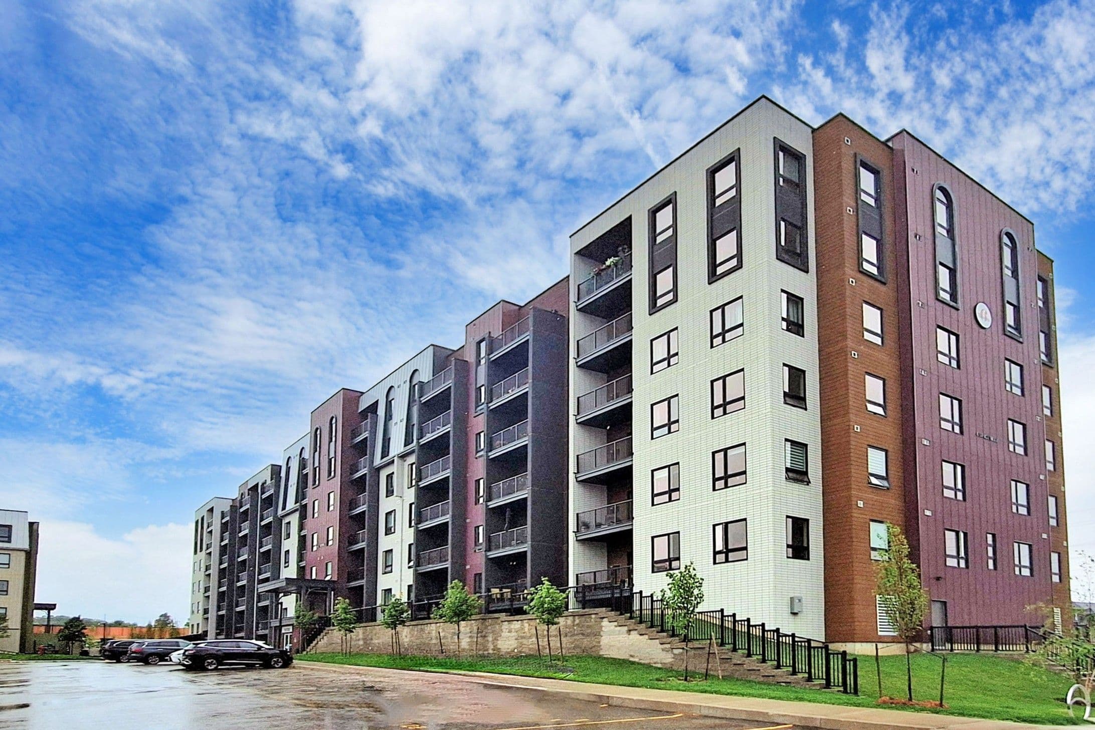 4 Spice Way #208, Barrie, ON L9J 0M2