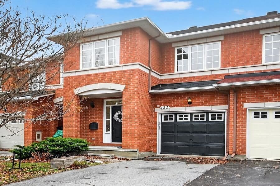 135 Gatespark Private, Kanata, ON K2T 1L1