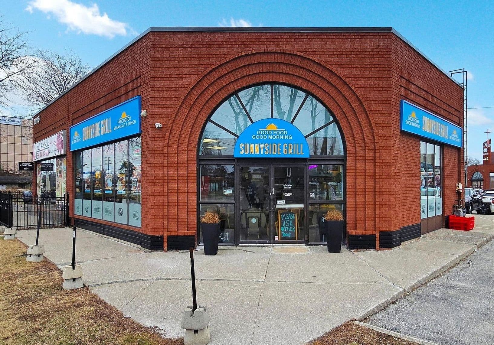 2777 Steeles Avenue W, Toronto W05, ON M3J 3K5