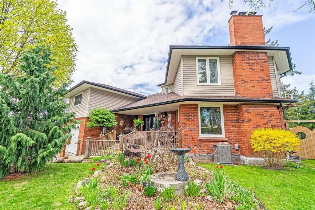 5090 Baldwin Street S, Whitby, ON L1M 1T3