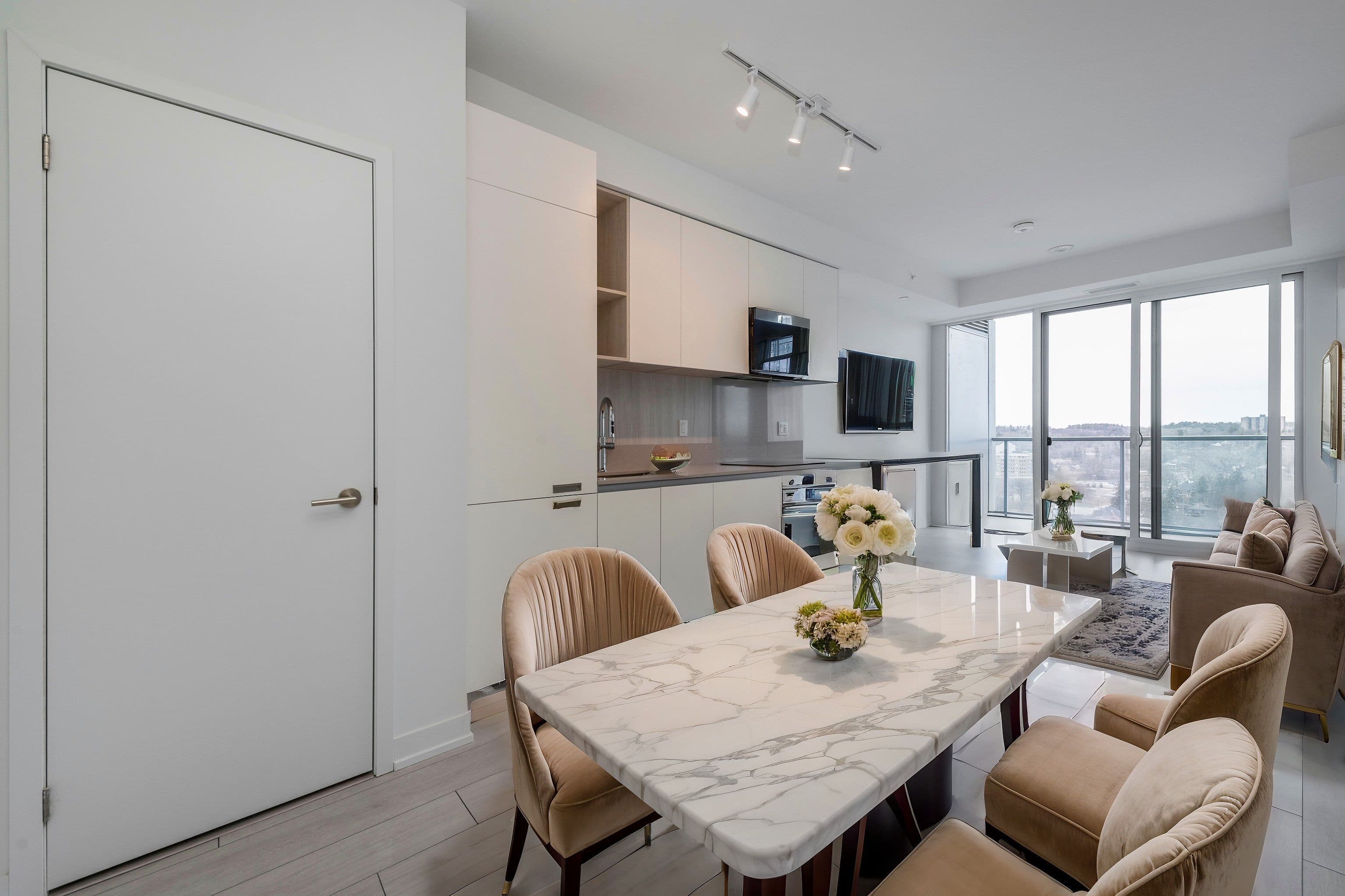 39 Mary Street 1803, Barrie, ON L4N 1S9