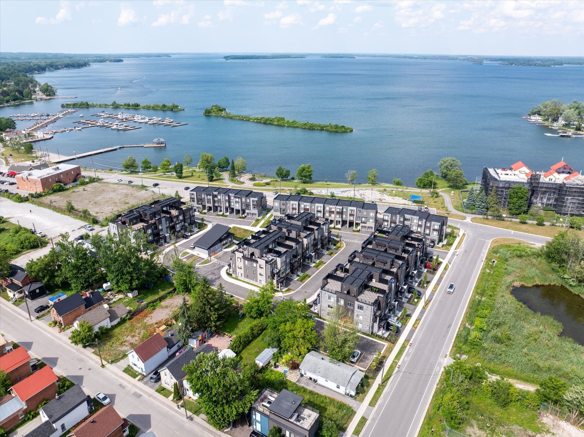 48 Wyn Wood Lane, Orillia, ON L3V 8P7