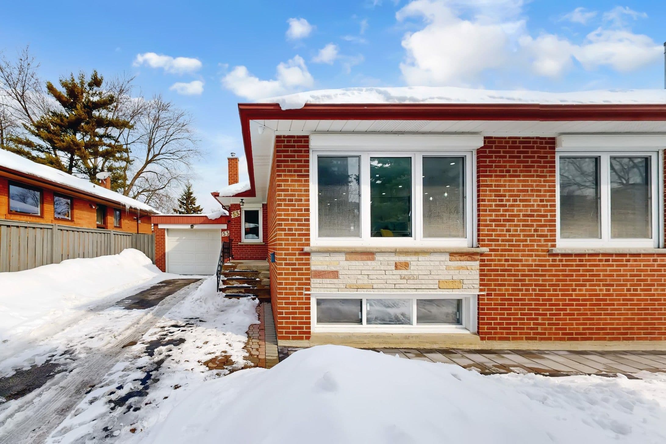 53 Fairglen Avenue, Toronto E05, ON M1T 1G8