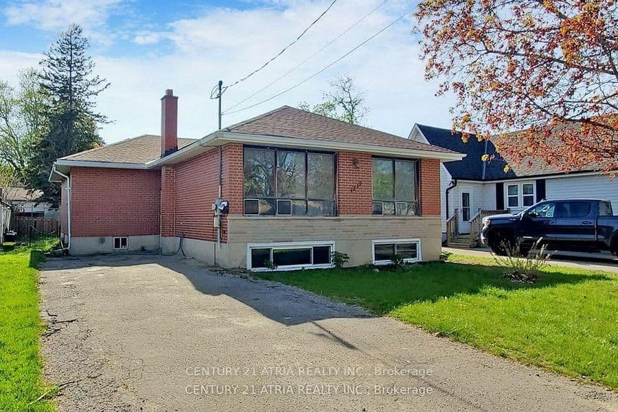 1212 Somerville Street, Oshawa, ON L1G 4K8