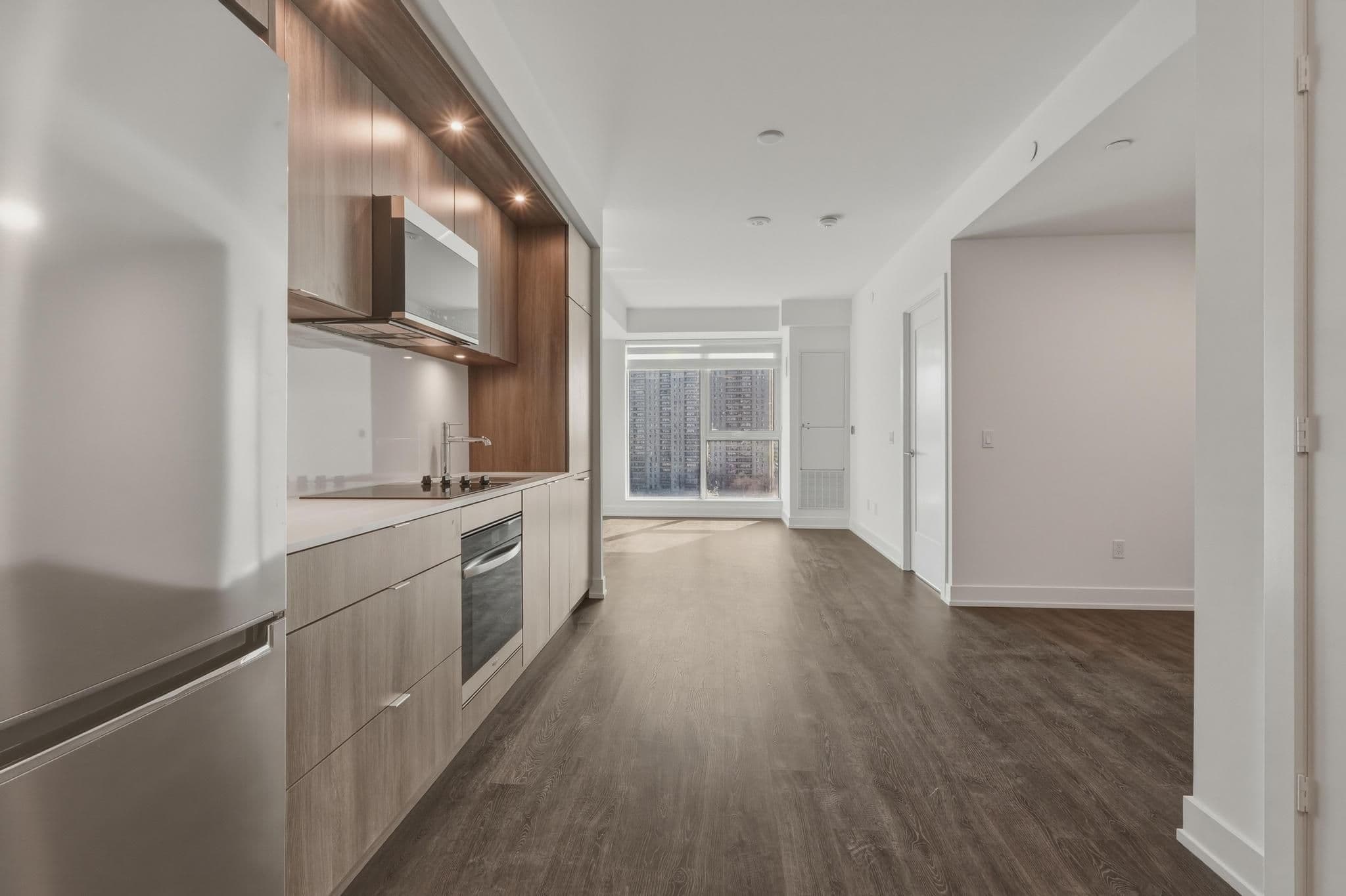 25 Cordova Avenue 1010, Toronto W08, ON M9A 0E5