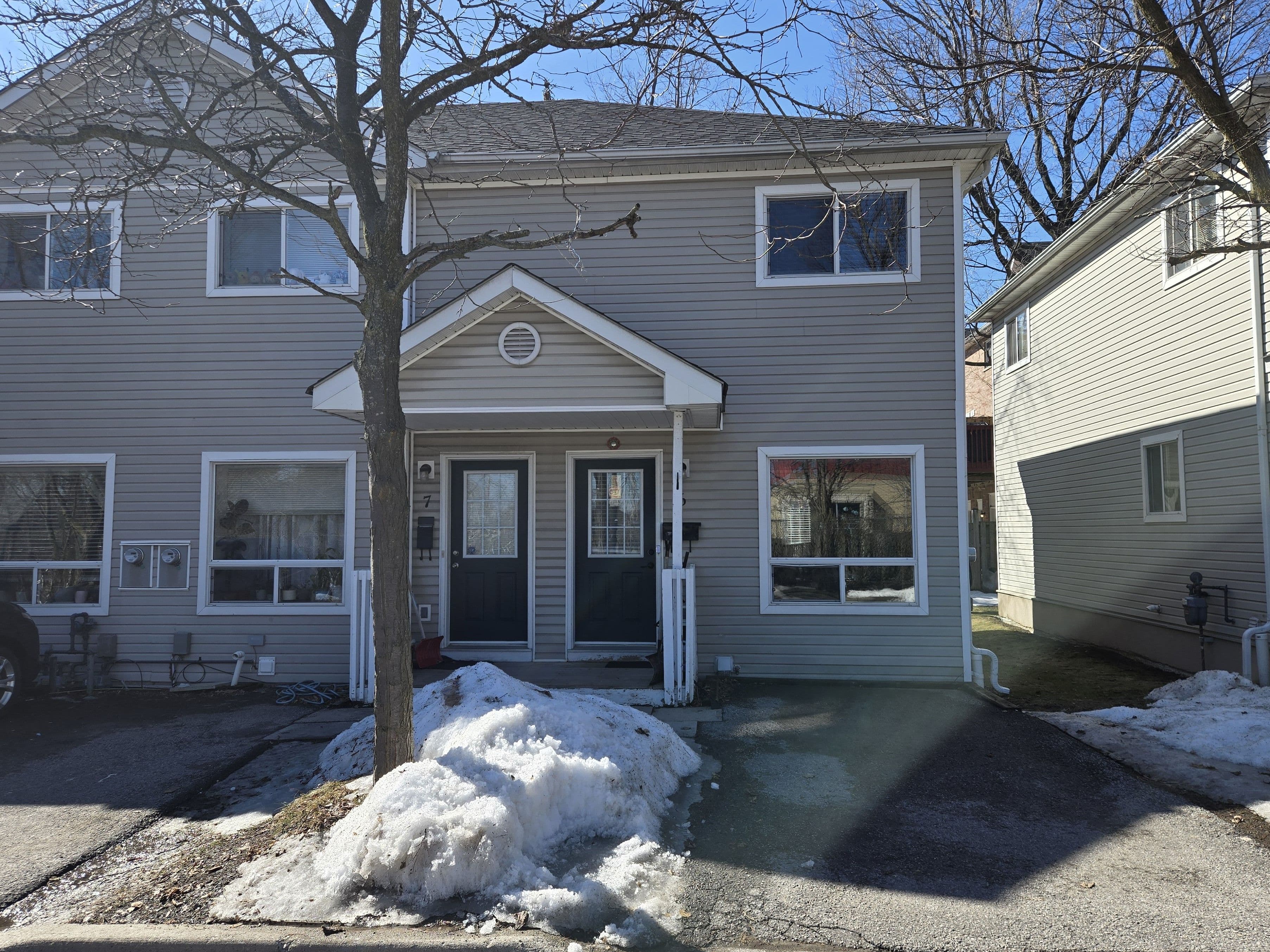 4277 Lawrence Avenue E 6, Toronto E10, ON M1E 2S8