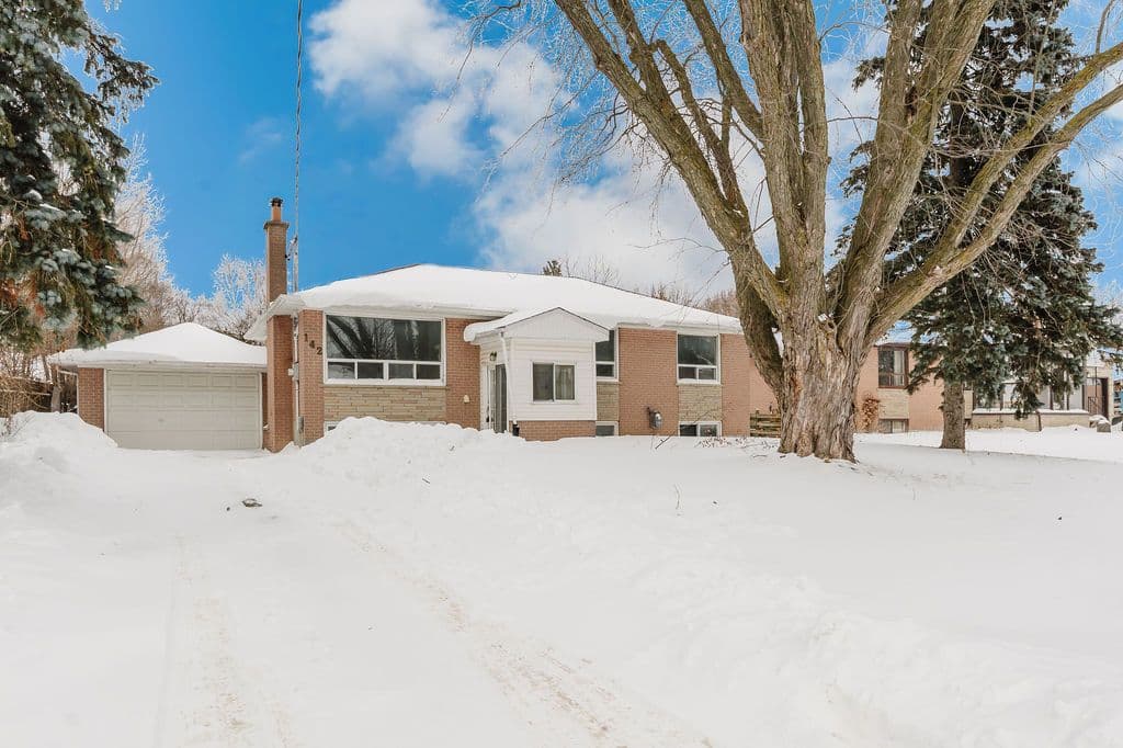 142 Kingslynn Drive, King, ON L7B 1H1