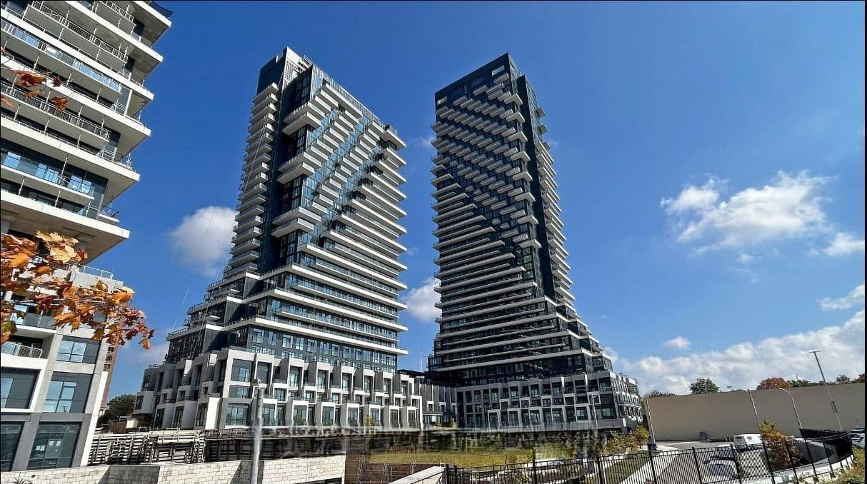 30 Inn On The Park Drive 4201, Toronto C13, ON M3C 0P7