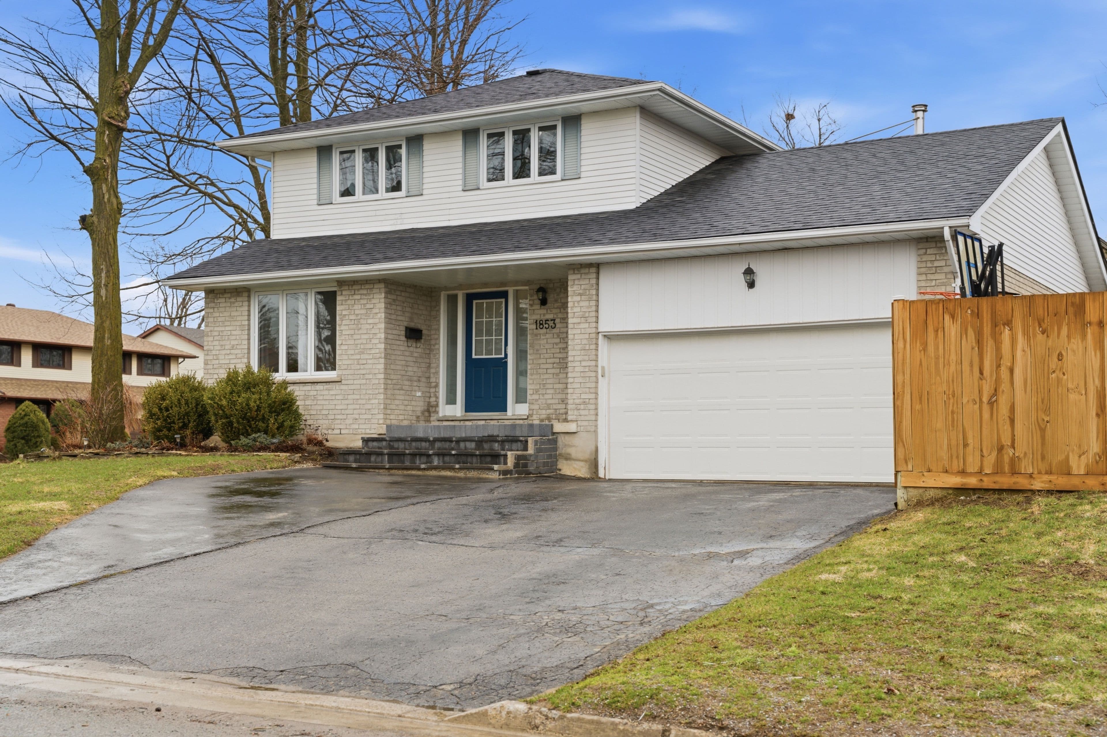 1853 Mapleridge Drive, Peterborough, ON K9K 1R1