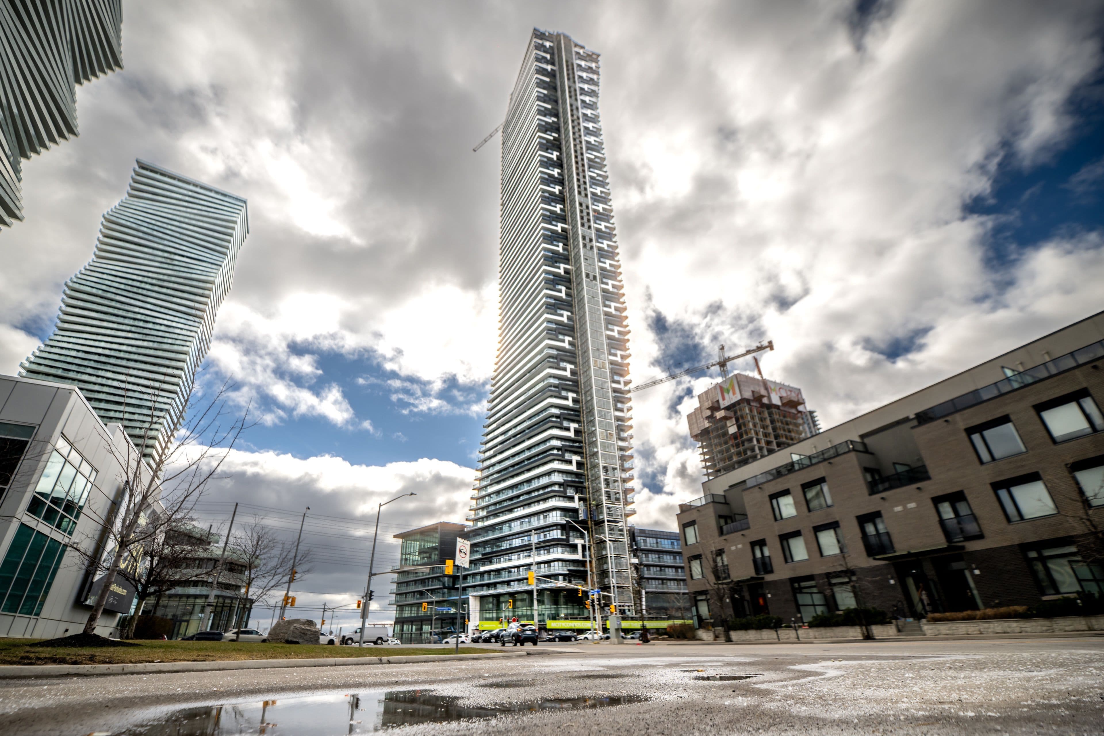 488 Burnhamthorpe Road W 1505, Mississauga, ON L5B 0R4