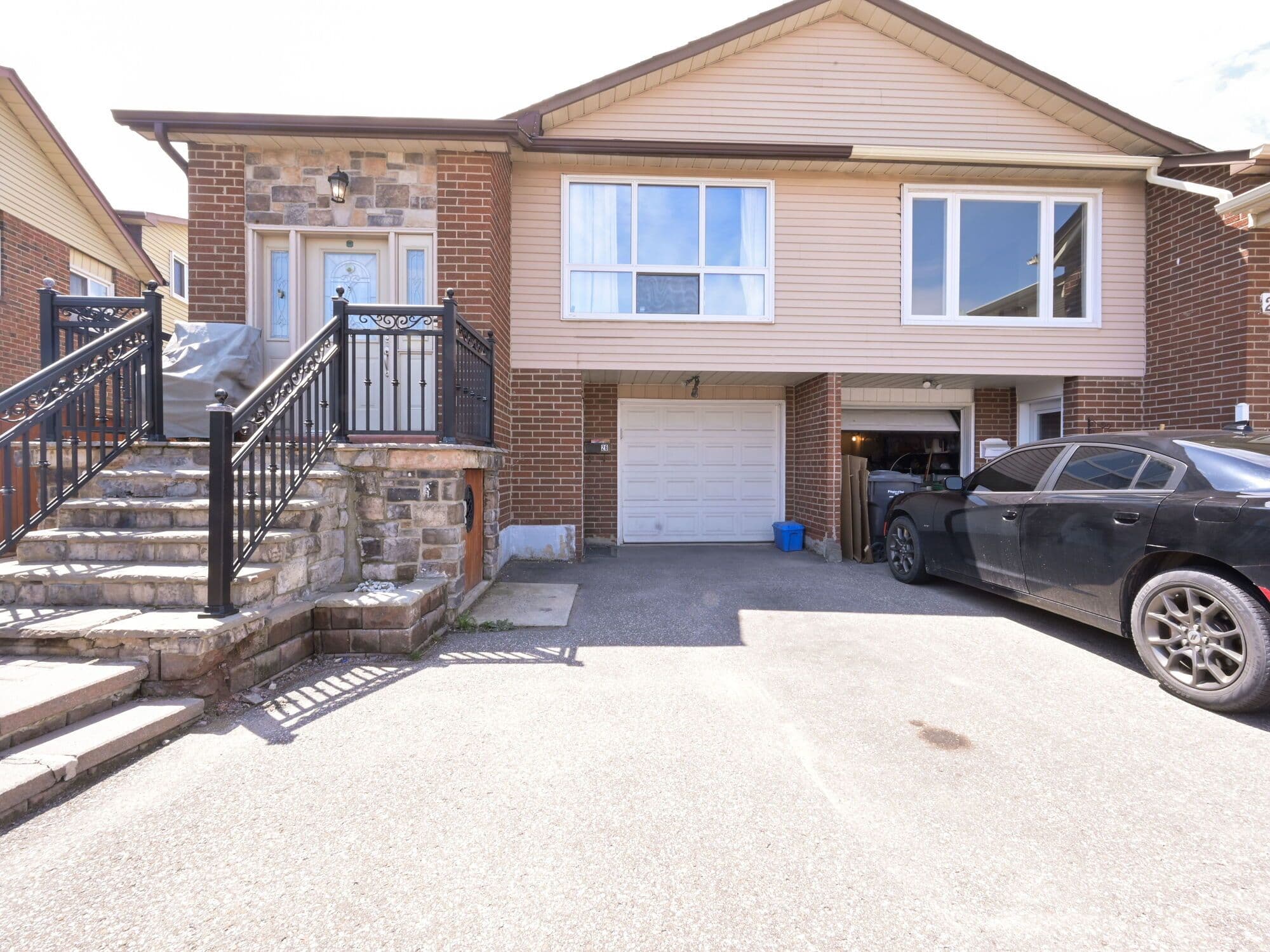 26 Peterson Court Lower, Brampton, ON L6Z 1K6