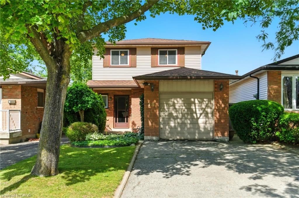 39 Megna Court, Hamilton, ON L9C 6Y6
