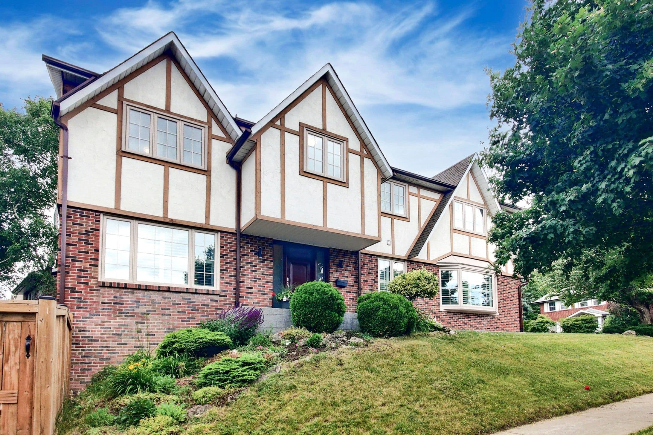 2 Butterfield Drive, Toronto C13, ON M3A 2L8