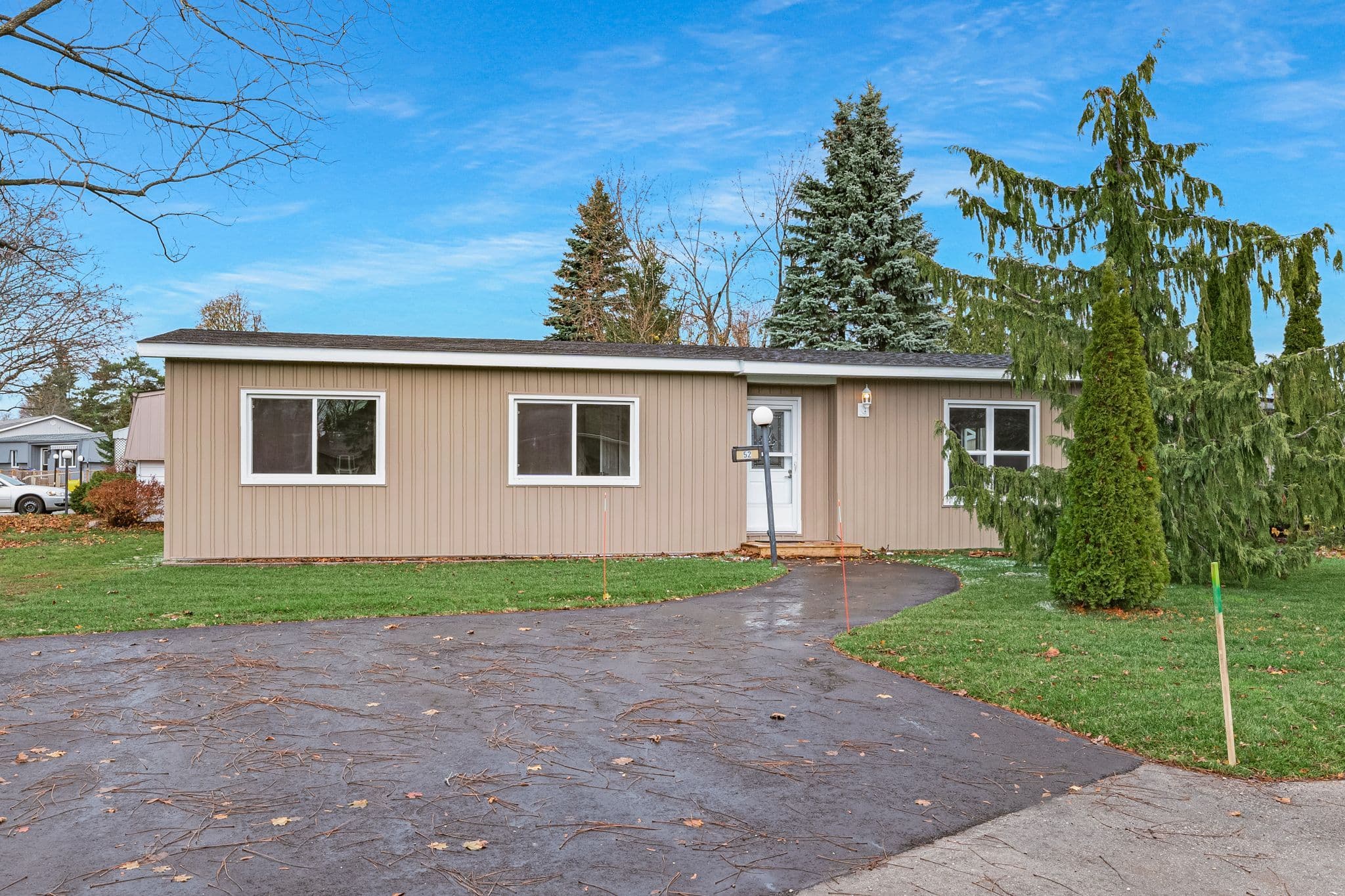 52 Corner Brook Trail, Innisfil, ON L9S 1N6