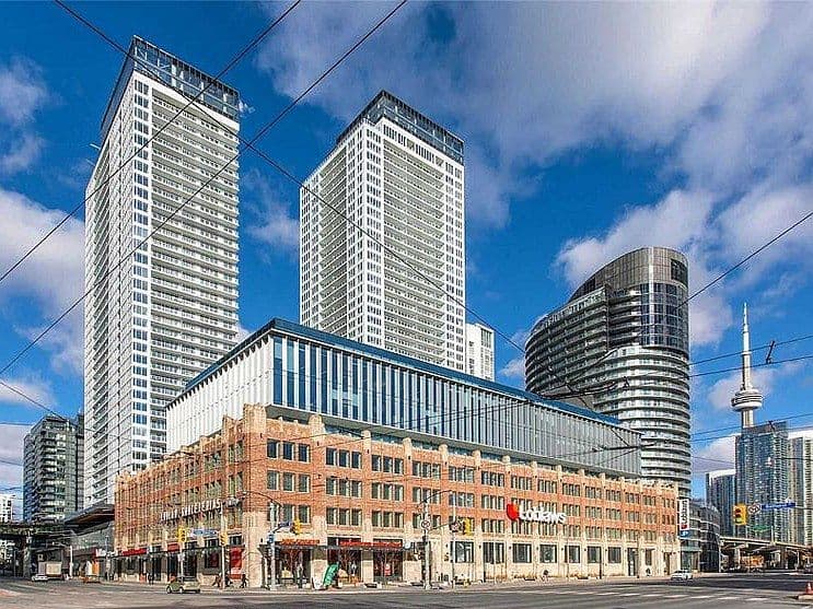 17 Bathurst Street 1902, Toronto C01, ON M6A 2E1