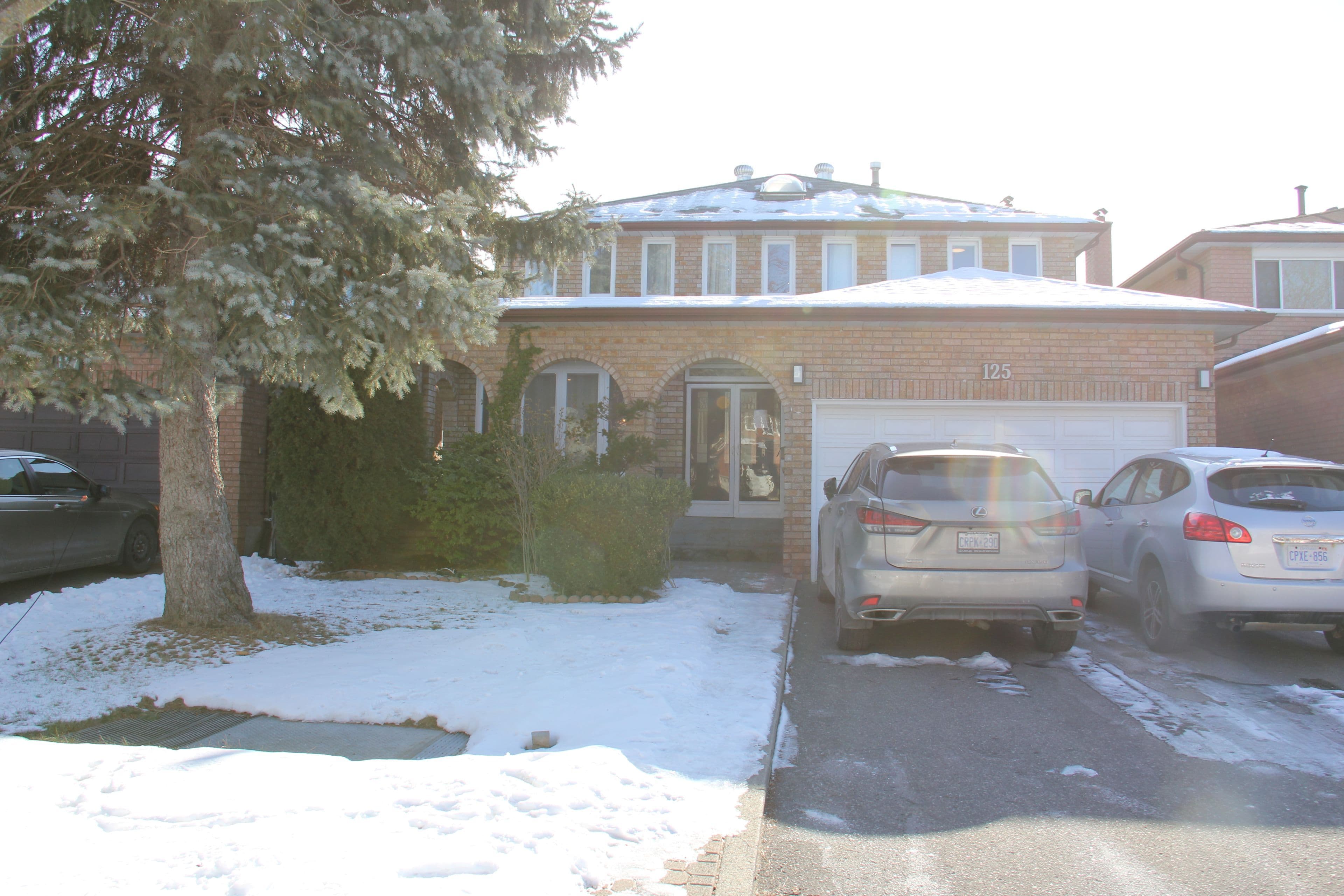 125 Purcell (Upper) Square, Toronto E05, ON M1V 3Y9