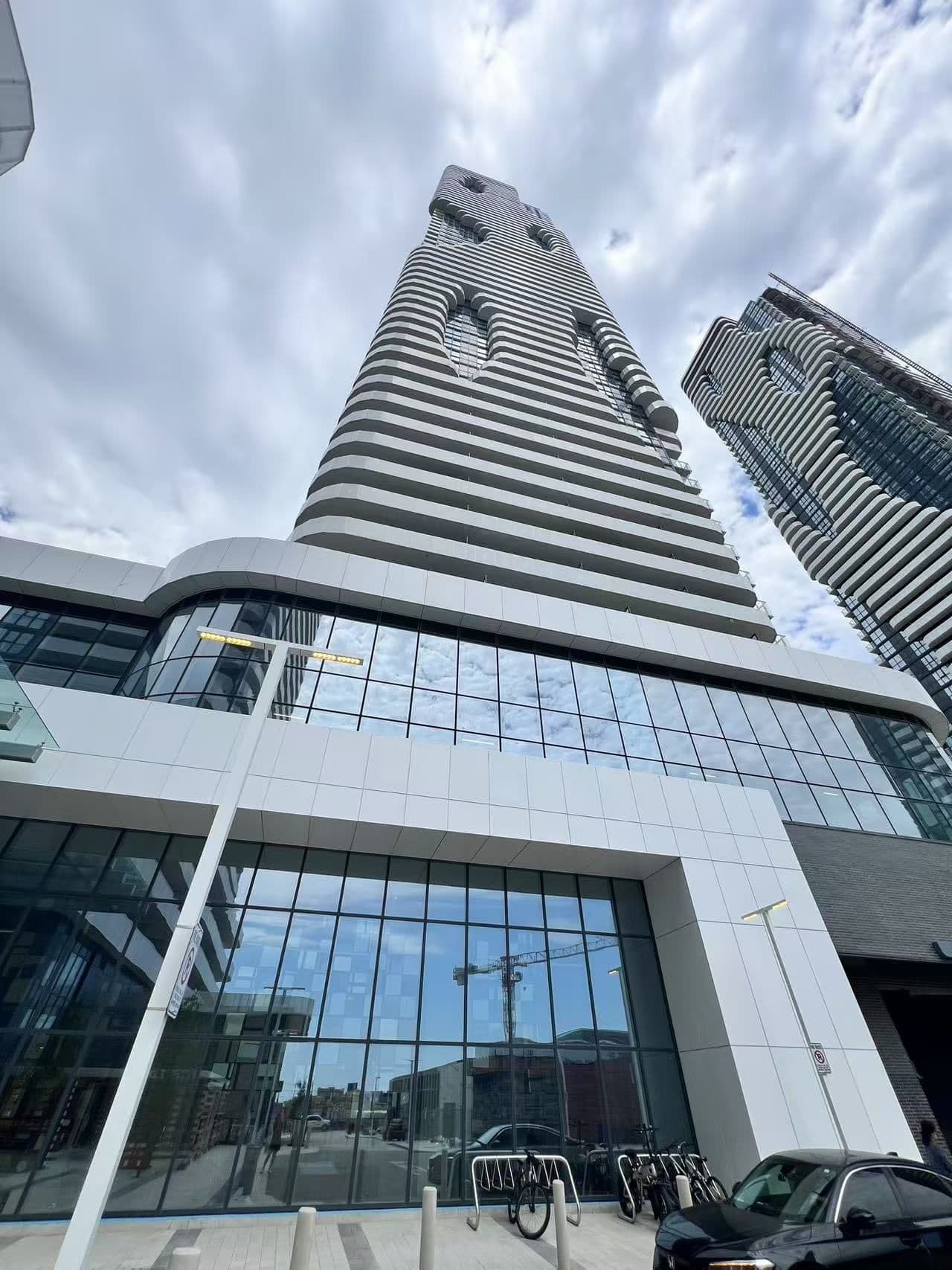 225 Commerce Street 5609, Vaughan, ON L4K 0R1