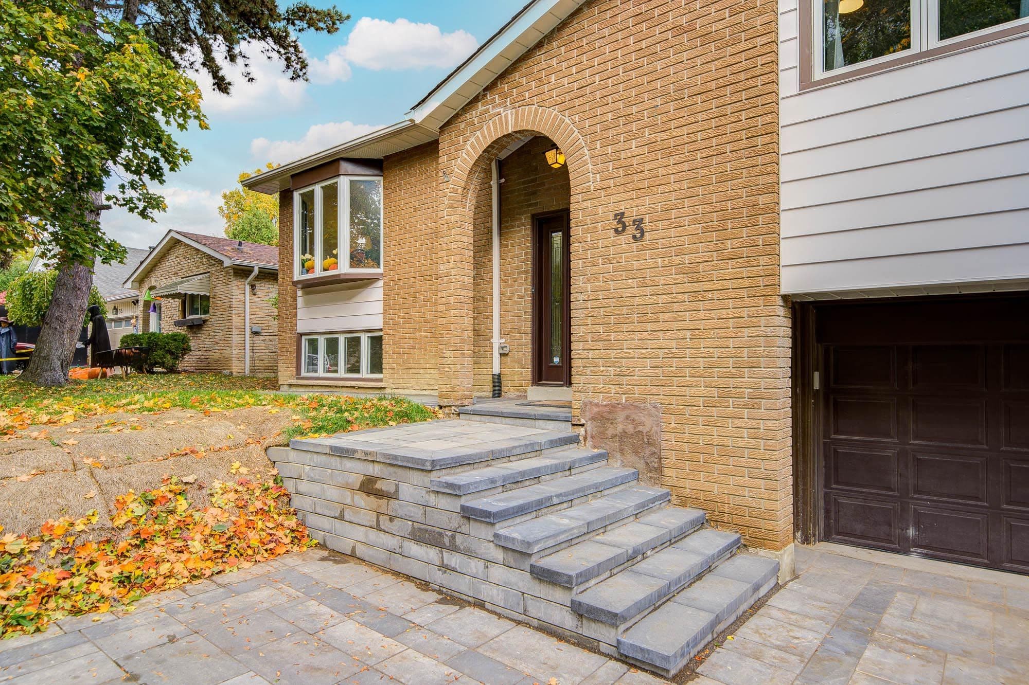 33 Sir Brandiles Place, Markham, ON L3P 2Z4