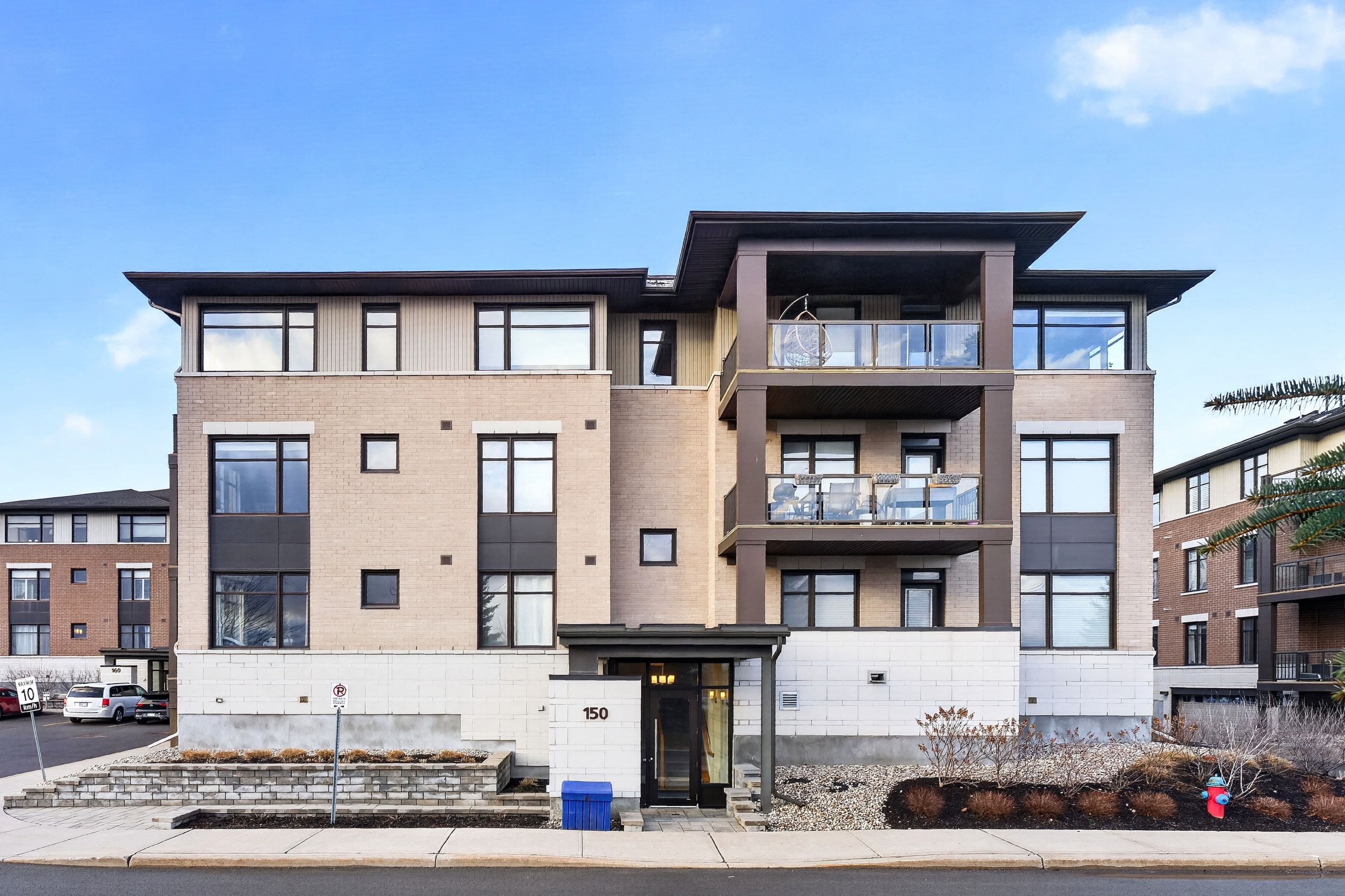 150 GUELPH Private 101, Kanata, ON K2T 0J3