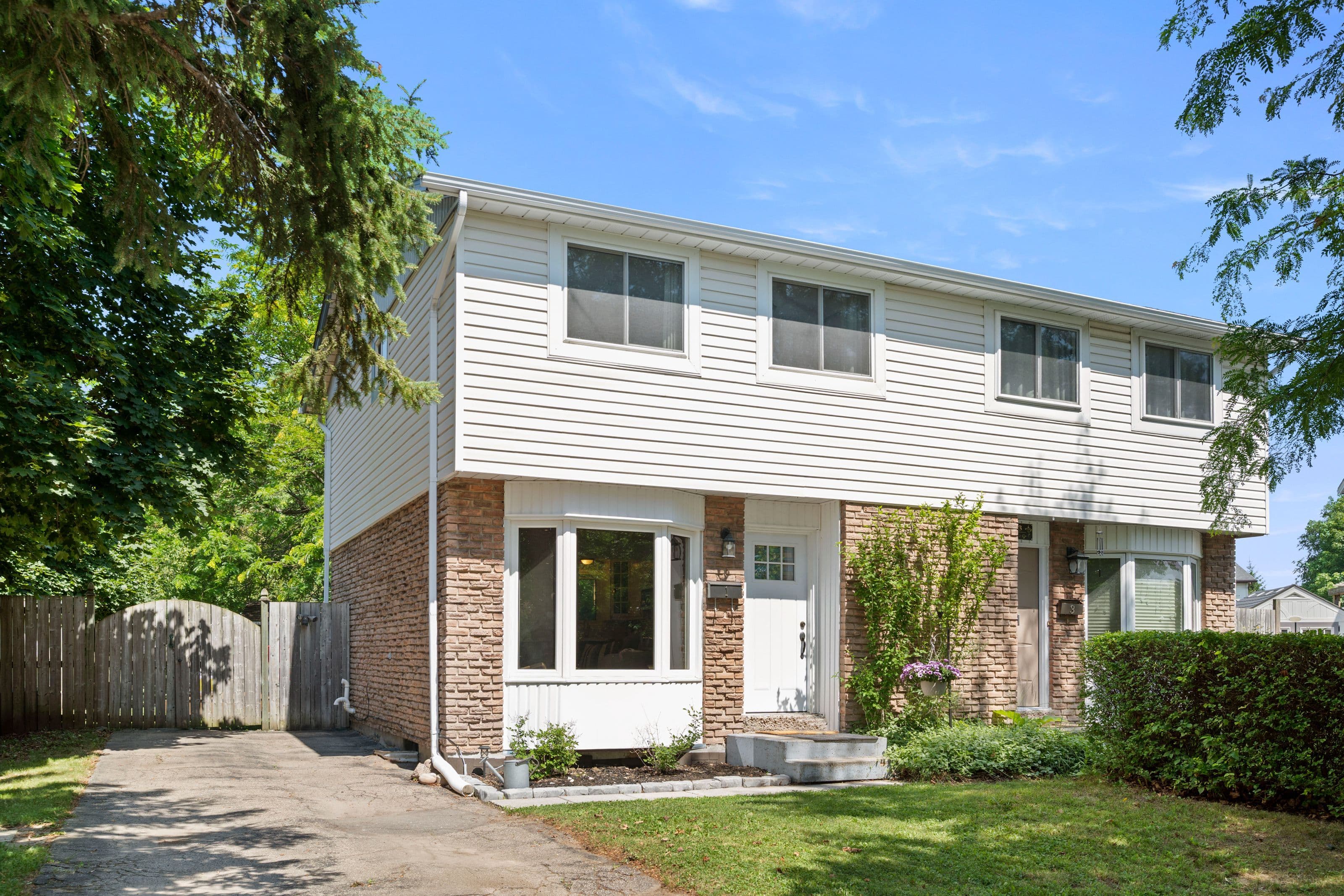 1 Bardadyn Court, St. Catharines, ON L2N 6R2
