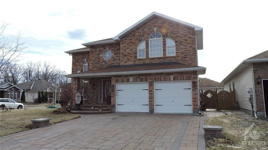 685 Everlasting Crescent B, Orleans - Cumberland and Area, ON K4A 0K4