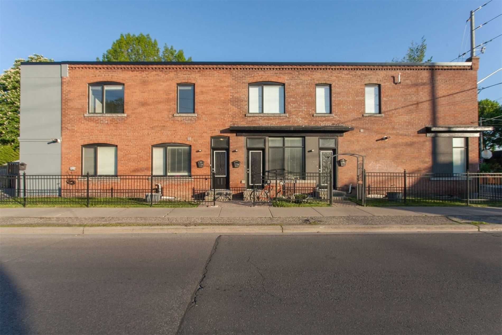 247 Chisholm Avenue 3, Toronto E03, ON M4C 4V9