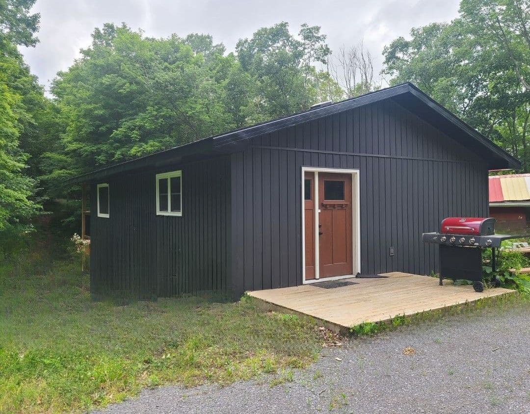 7760 Canoe Lake Road, Frontenac, ON K0H 1W0