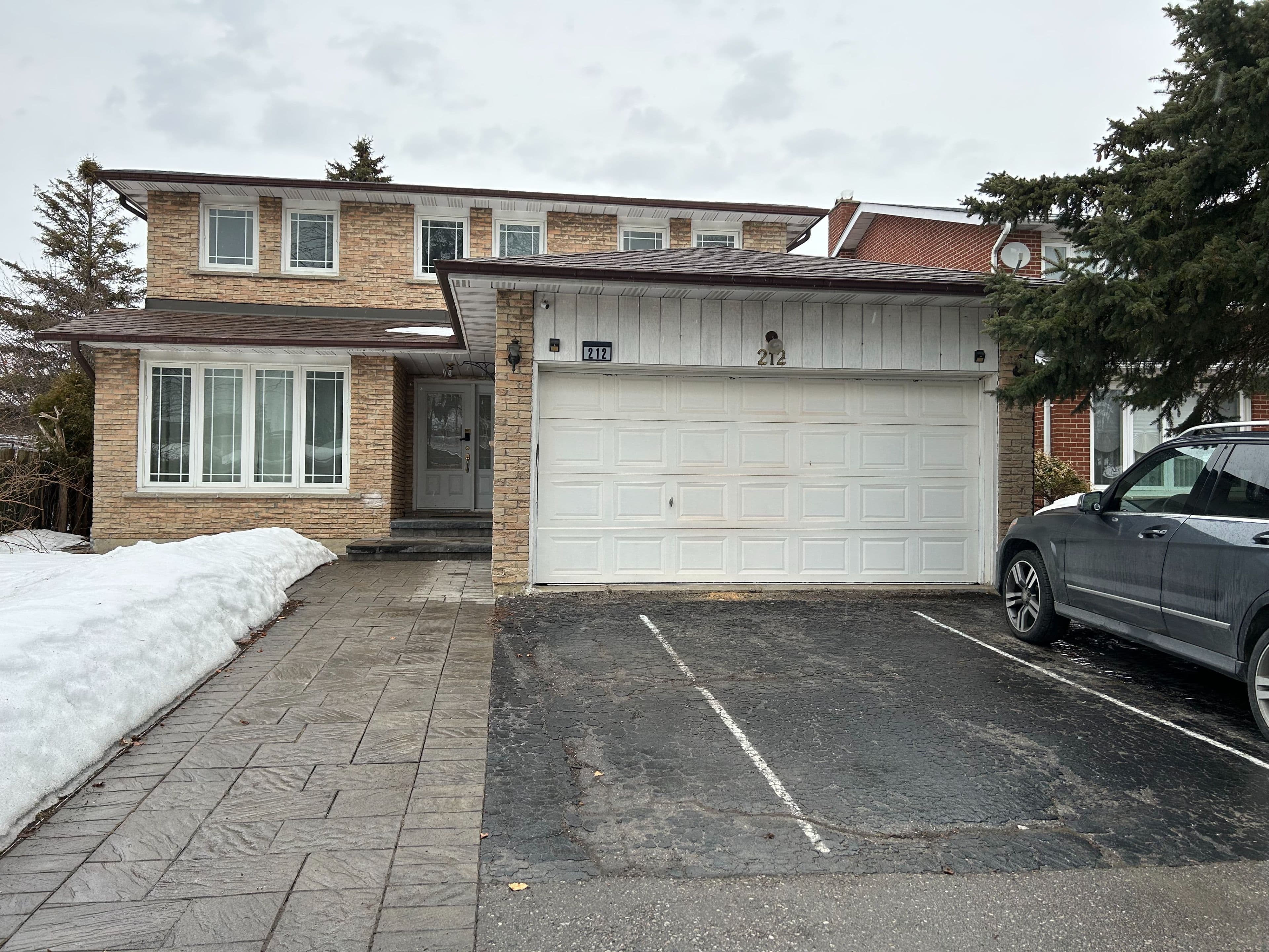 212 risebrough Circuit, Markham, ON L3R 3H9