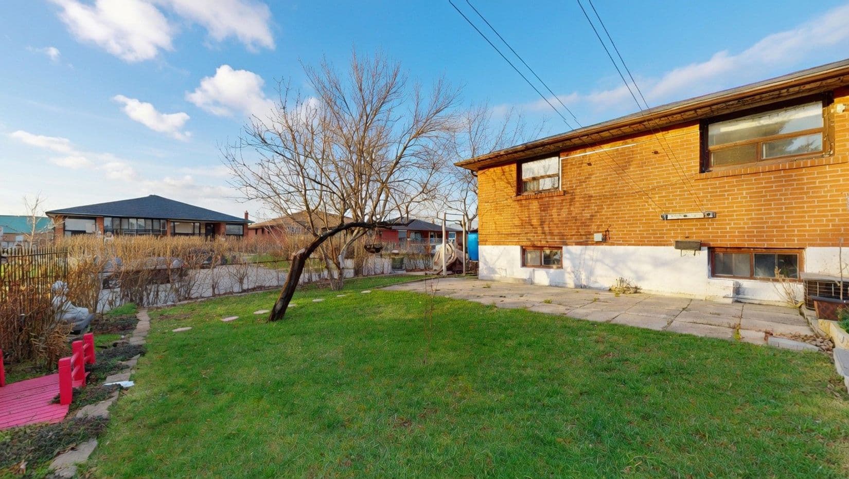 108 Hisey Crescent, Toronto W05, ON M3N 1V1