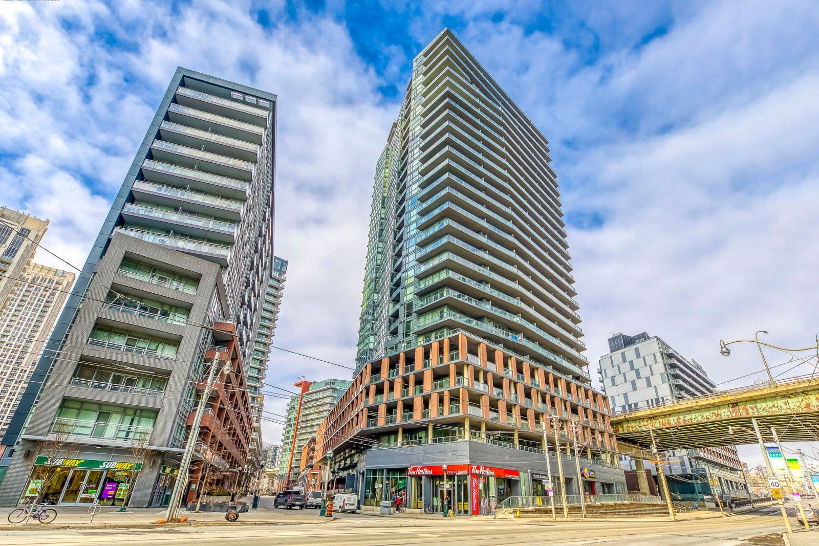 20 Bruyeres Mews 1901, Toronto C01, ON M5V 0G8