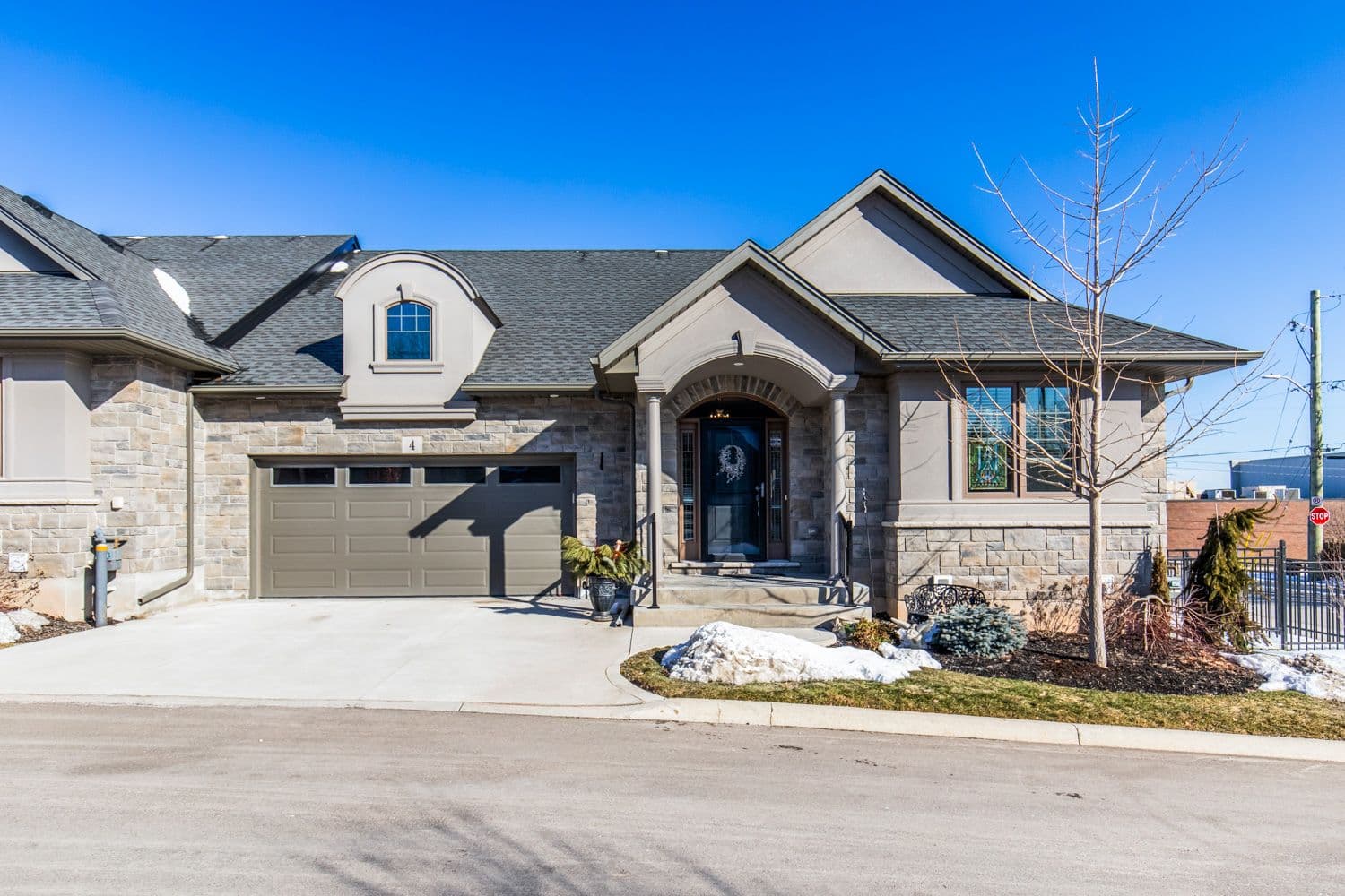 3757 St. Peter Avenue 4, Niagara Falls, ON L2J 0G2