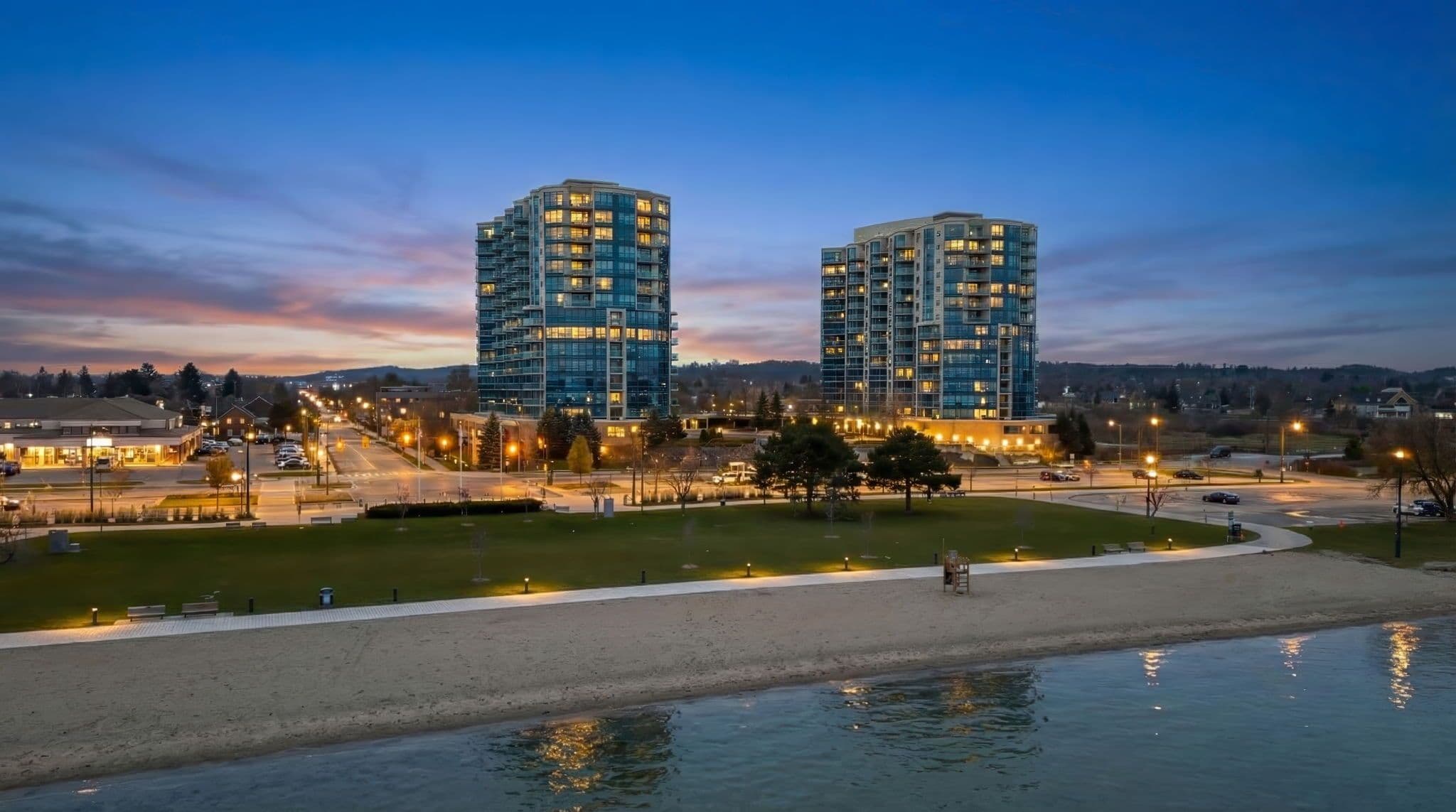 33 Ellen Street PH08, Barrie, ON L4N 6E9