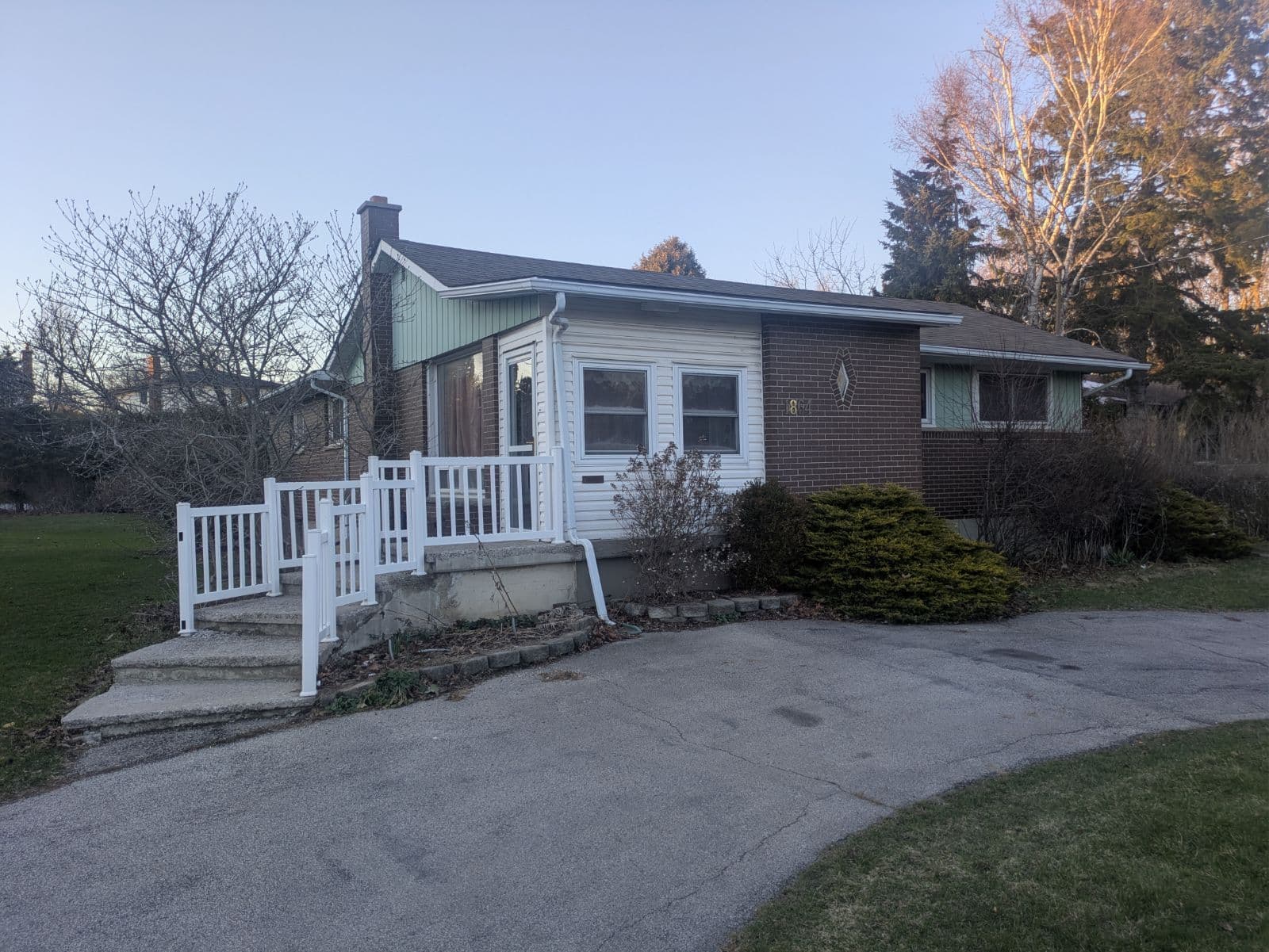 1864 Manning Road, Whitby, ON L1N 3M3