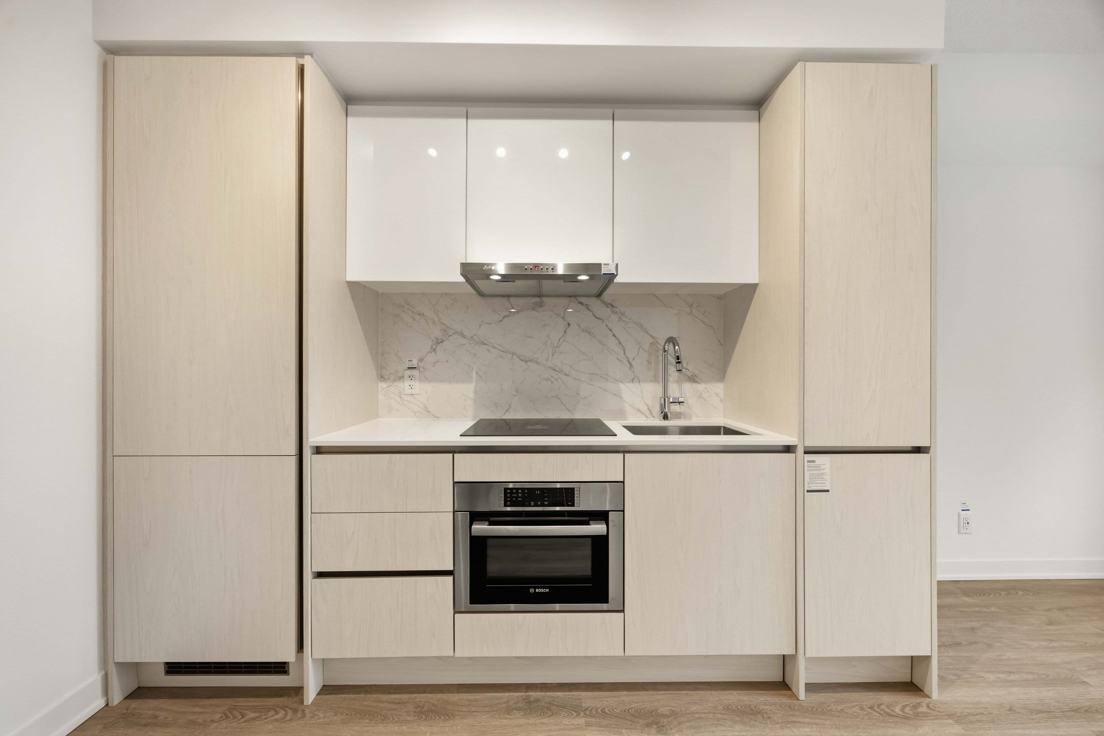 180 Front Street E 905, Toronto C08, ON M5A 0K9