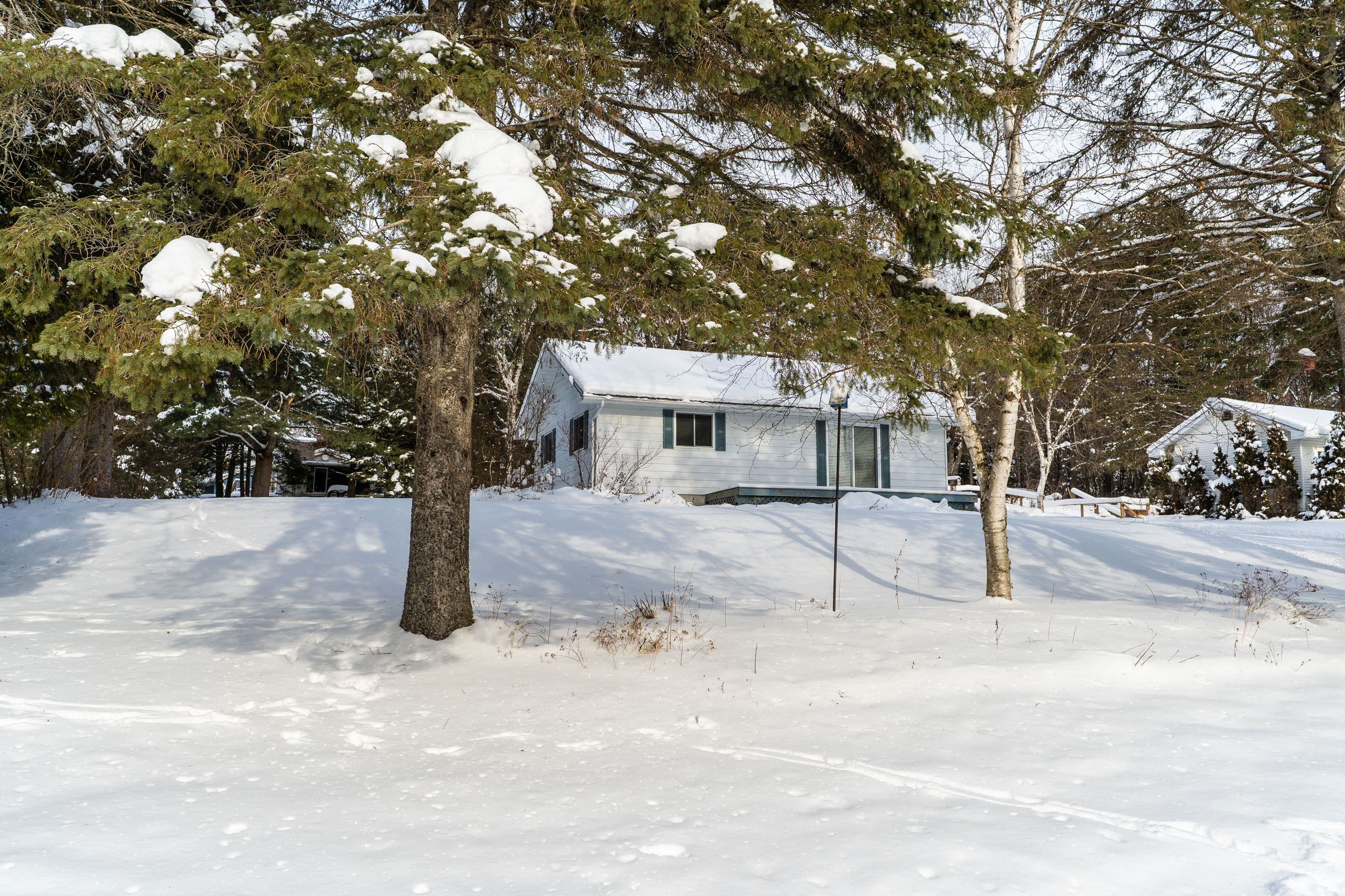 64 Spruce Drive, Huntsville, ON P0B 1L0