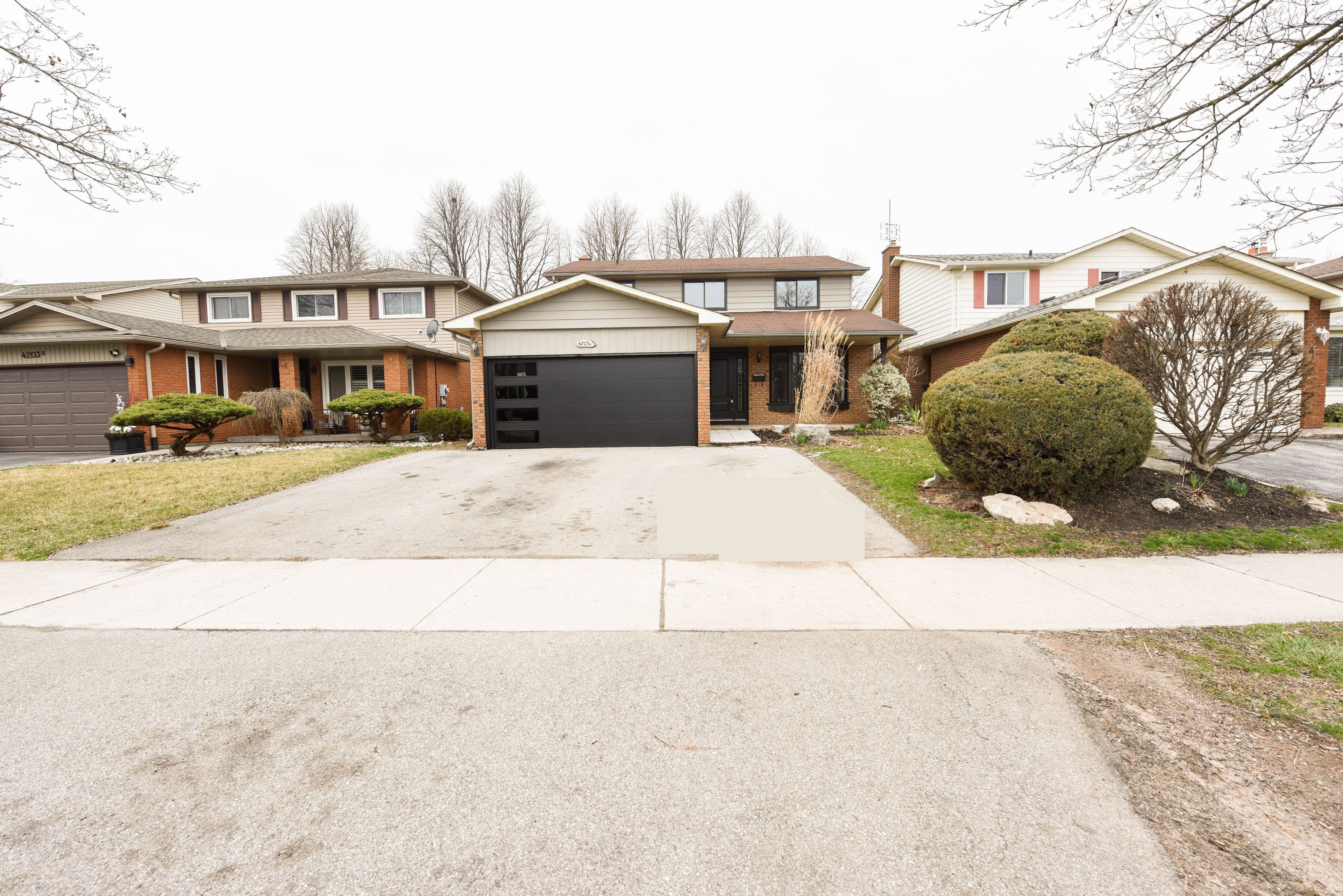 4205A Longmoor Drive, Burlington, ON L7L 5C7