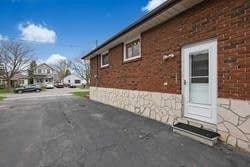 77 Cromwell Avenue LOWER, Oshawa, ON L1J 4T5