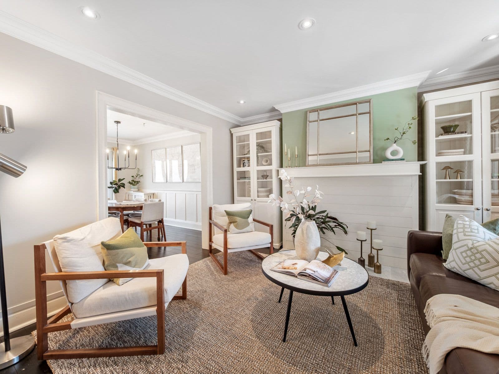 1070 Woodbine Avenue, Toronto E03, ON M4C 4C5