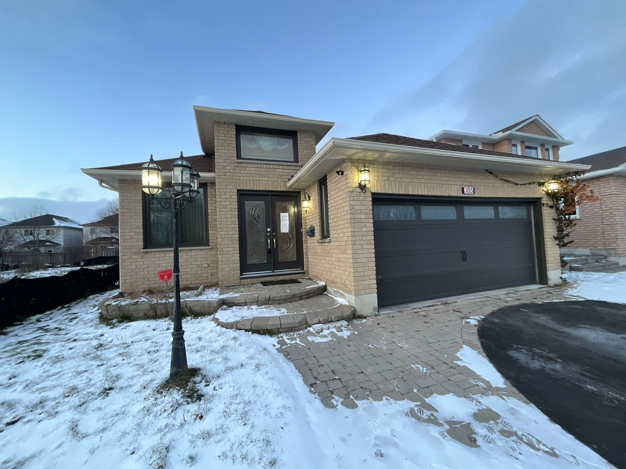 305 Sandringham Drive, Clarington, ON L1E 3A7