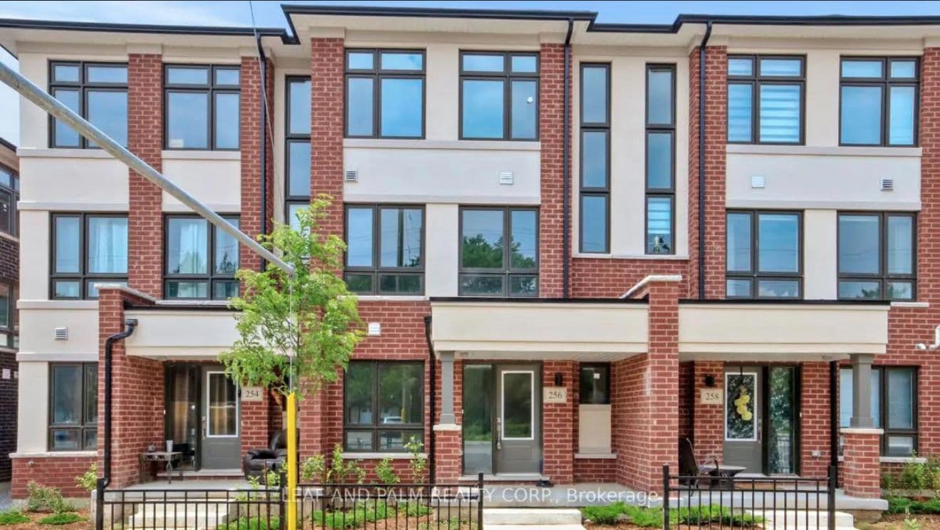 256 Townline Road N 256, Oshawa, ON L1E 2J3