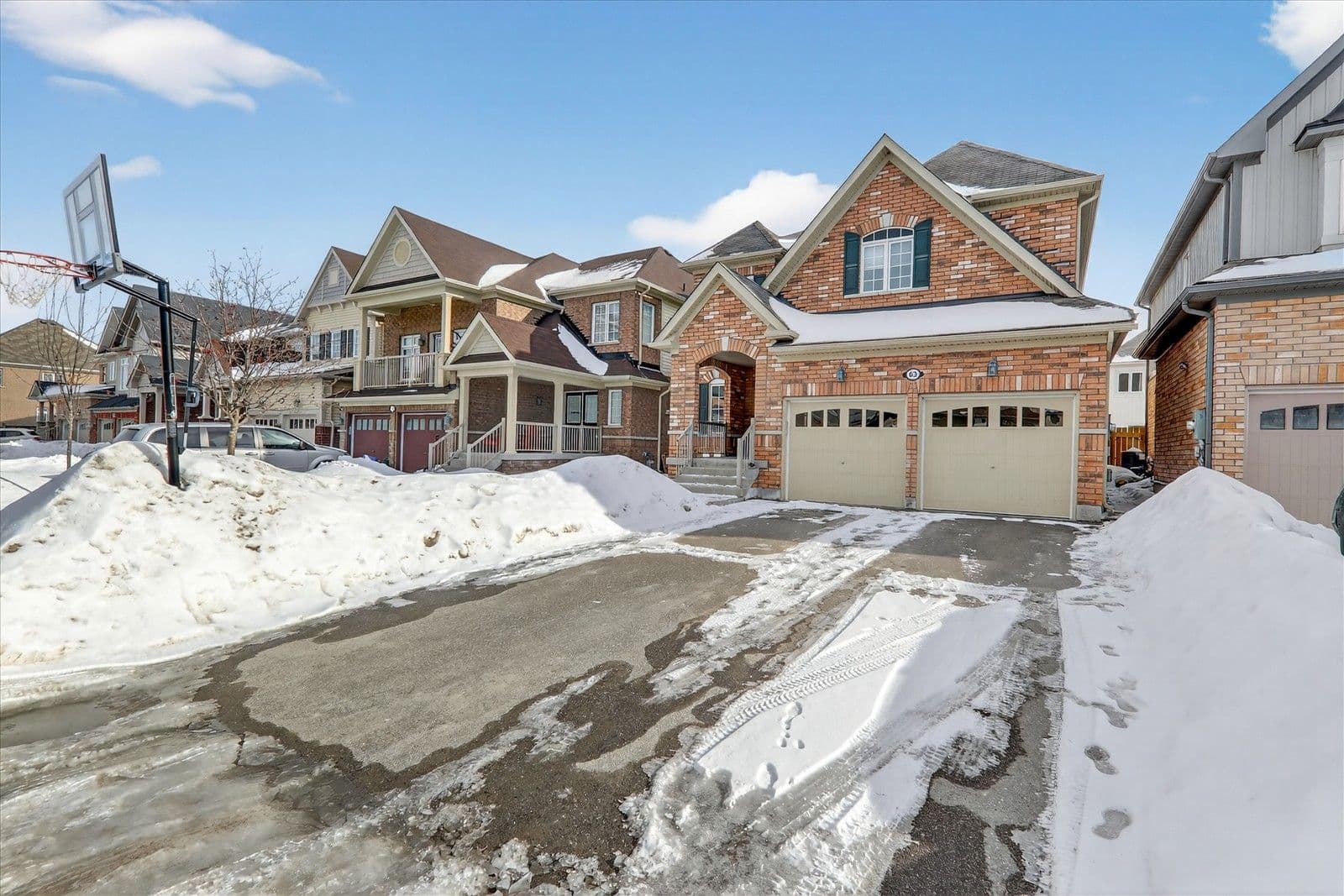 63 Henry Smith Avenue, Clarington, ON L1C 0W1