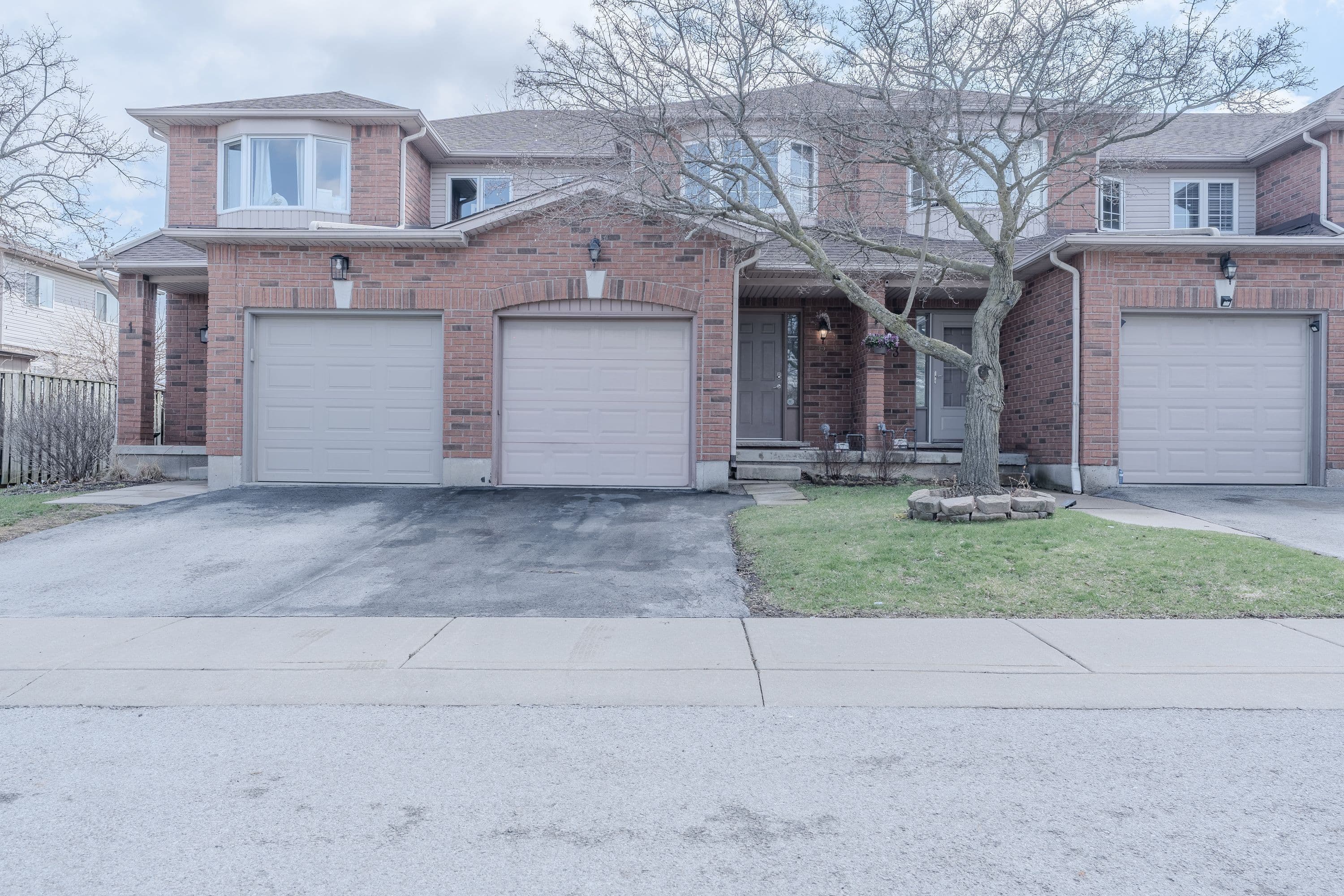 171 HIGHBURY Drive 2, Hamilton, ON L8J 3Y9
