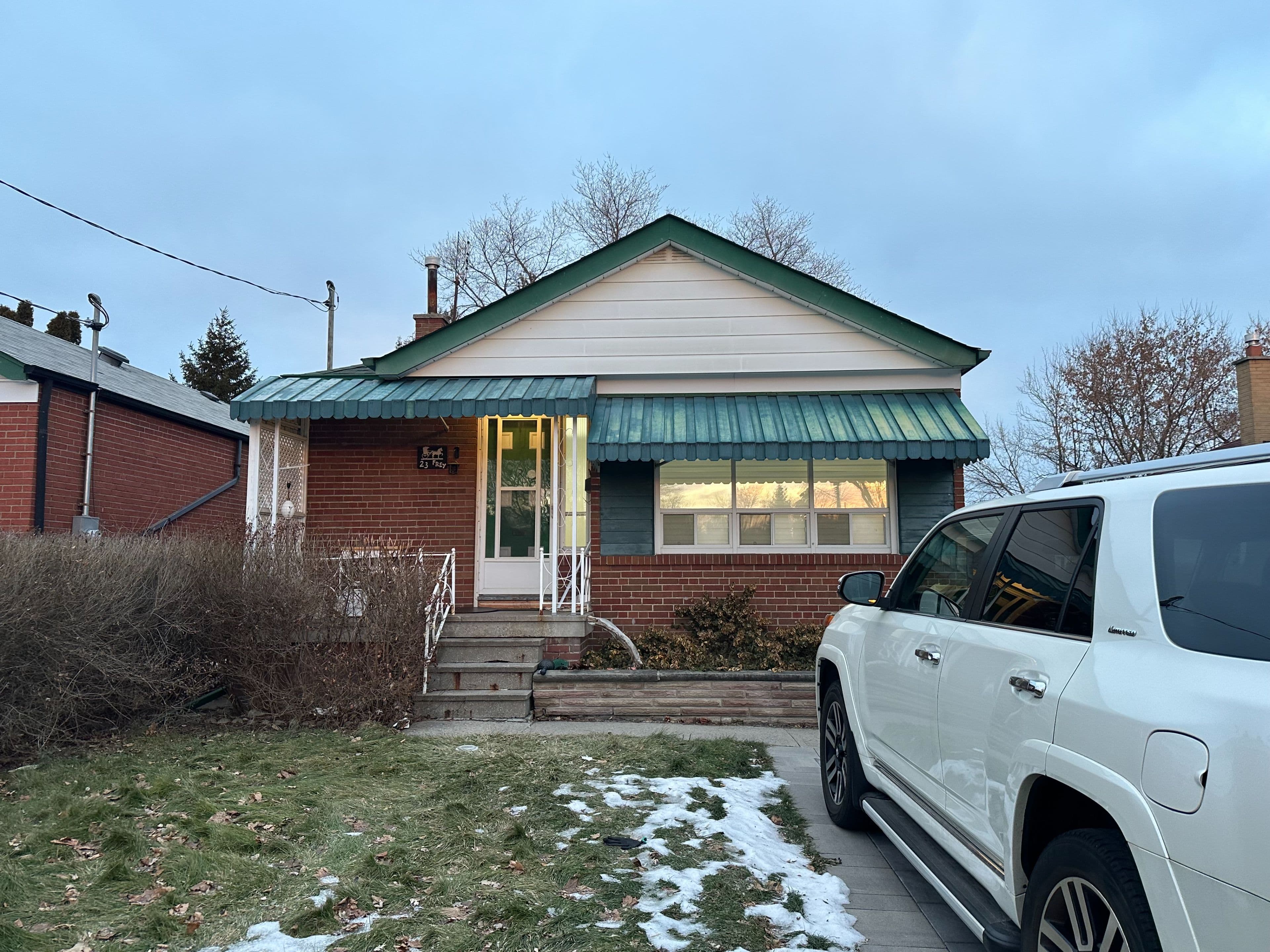 23 FREY Crescent, Toronto E04, ON M1R 2C5