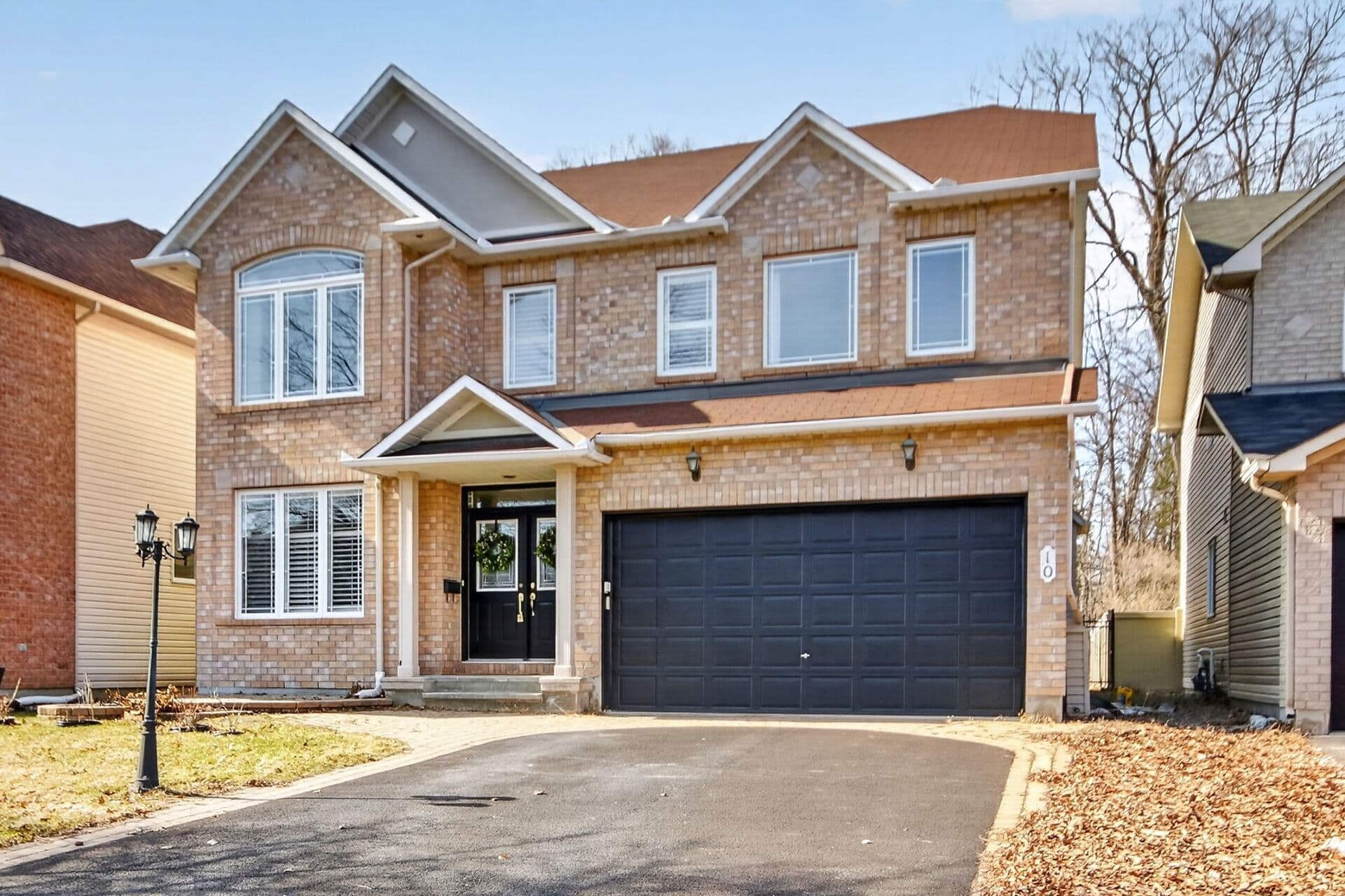 10 Tierney Drive, Barrhaven, ON K2J 4W2