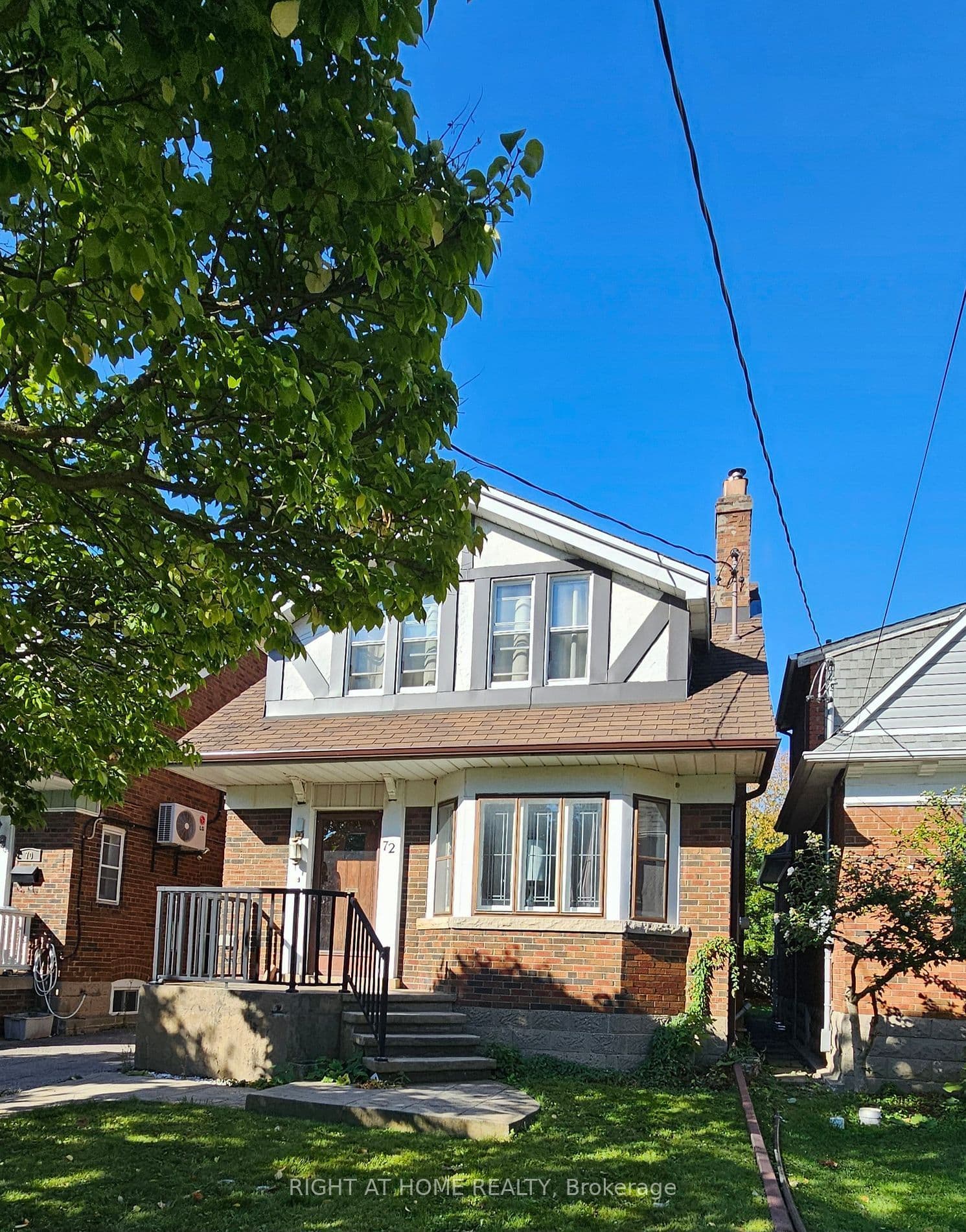 72 eleventh Street, Toronto W06, ON M8V 3G5