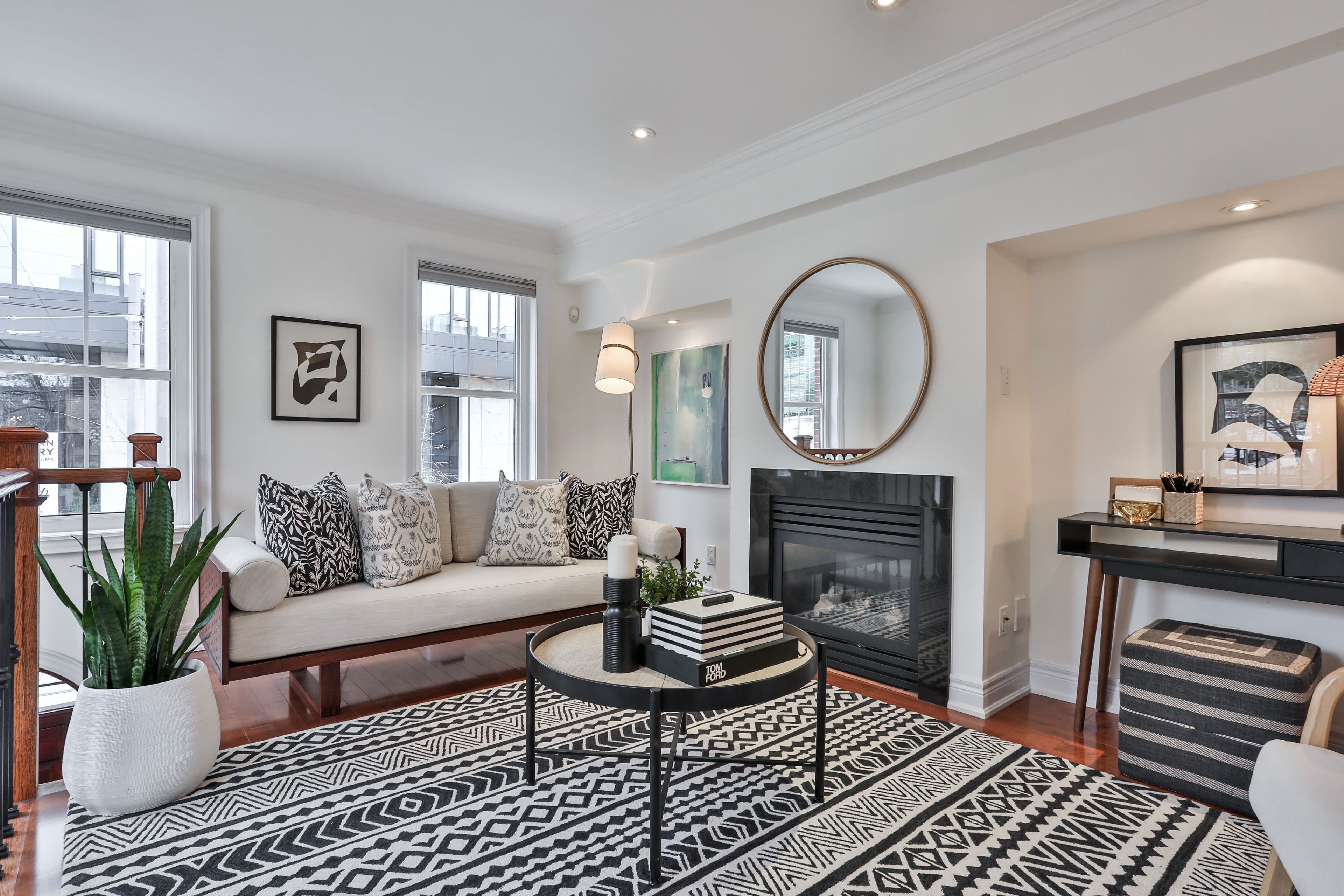 188 McCaul Street, Toronto C01, ON M5T 1W5