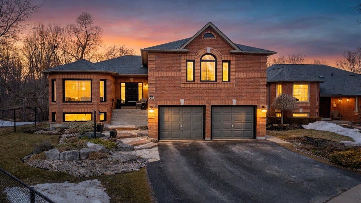 22 Margaret Place, Georgina, ON L4P 3X2