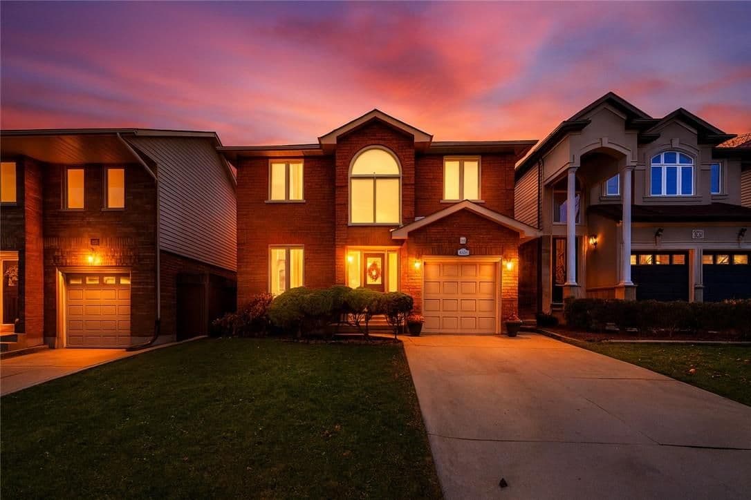 113 Greenshire Drive, Hamilton, ON L9C 7G5