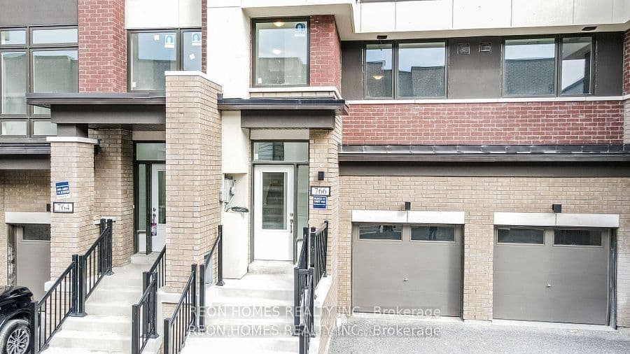 764 Heathrow Path, Oshawa, ON L1H 7K5