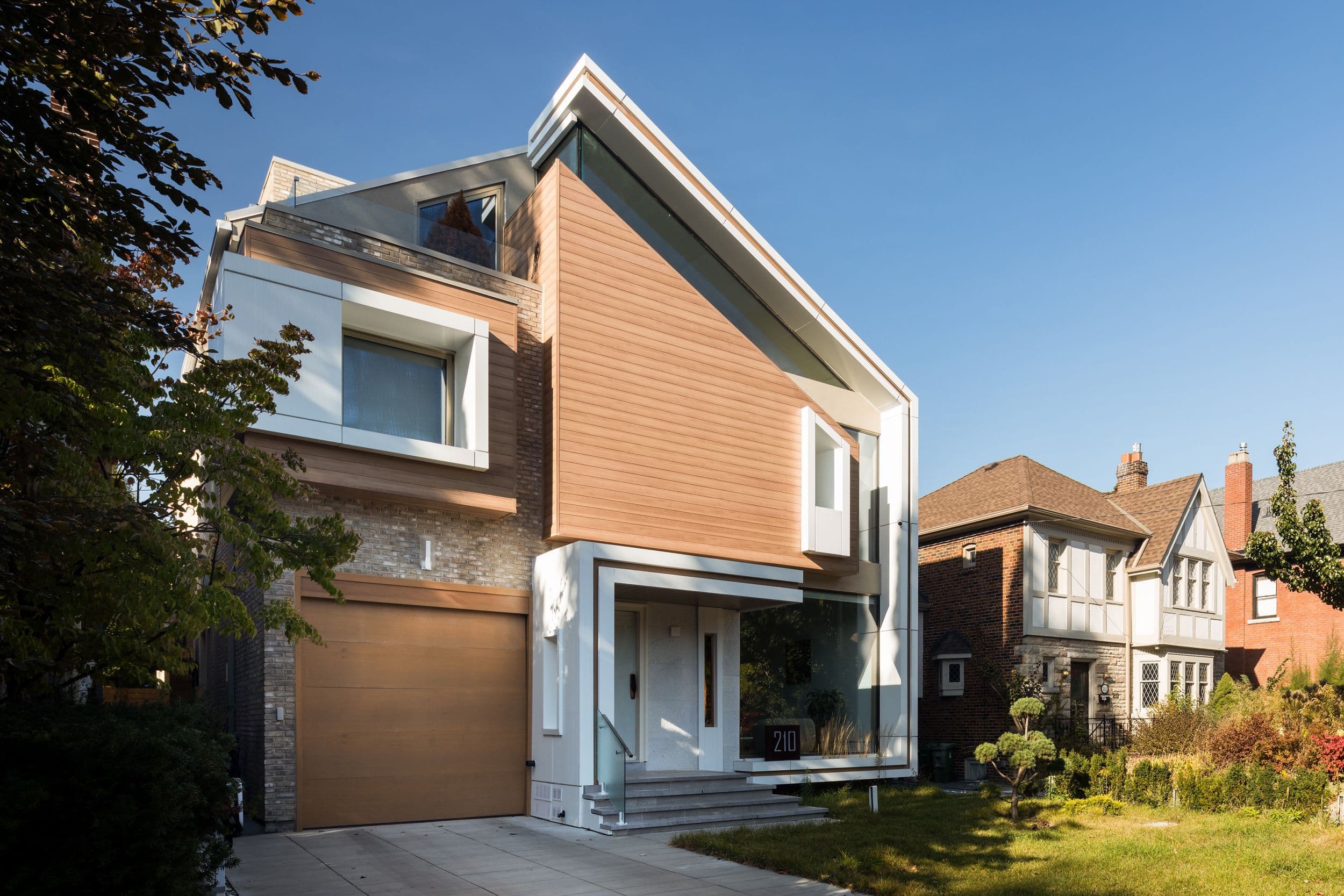 210 Glenayr Road, Toronto C03, ON M5P 3C3